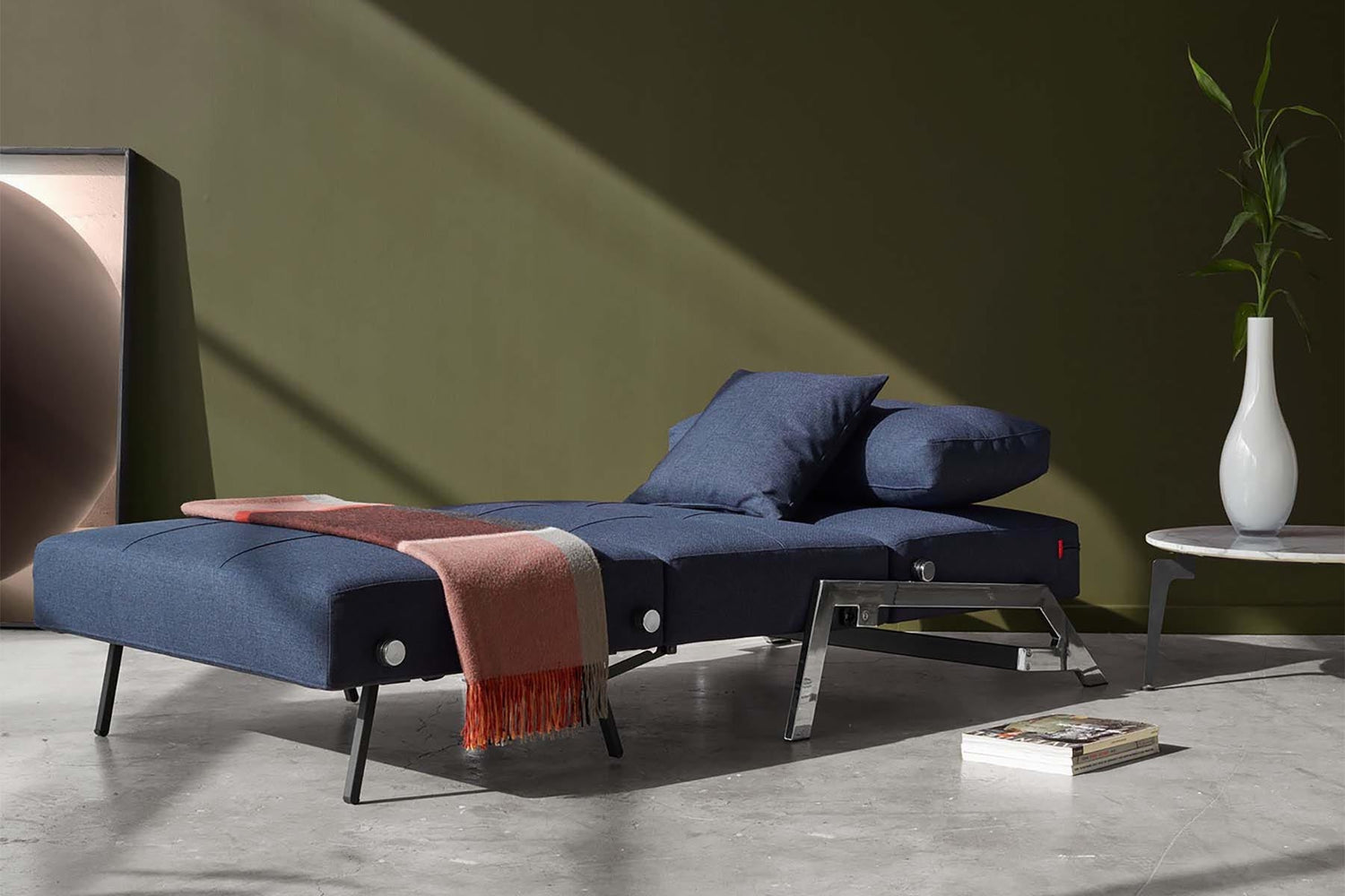 Dieses Bettsofa von Innovation Living passt perfekt in jedes Zuhause.