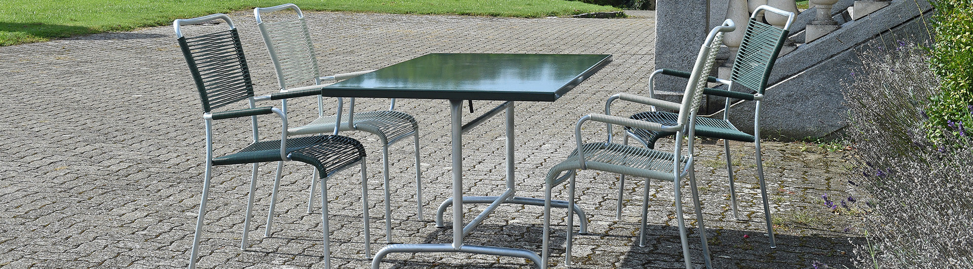 Elegante, wetterfeste Outdoor-Möbel aus der Schweiz von Schaffner.