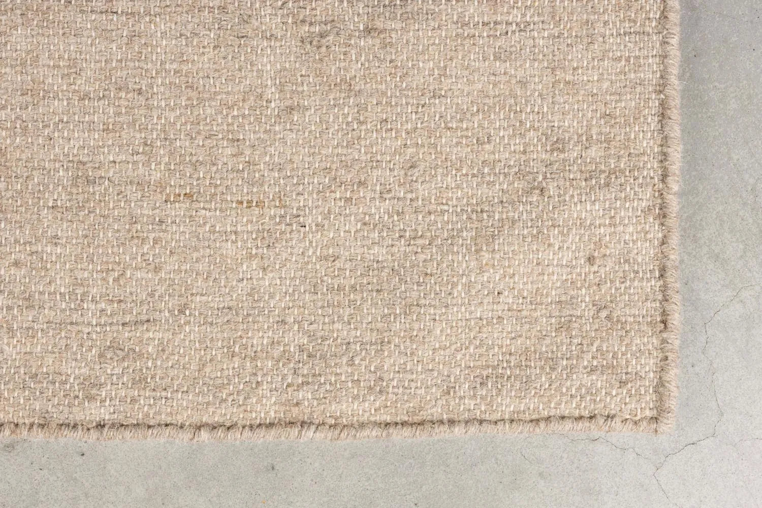 Briton Teppich 160x230 in Beige präsentiert im Onlineshop von KAQTU Design AG. Teppich ist von Dutchbone