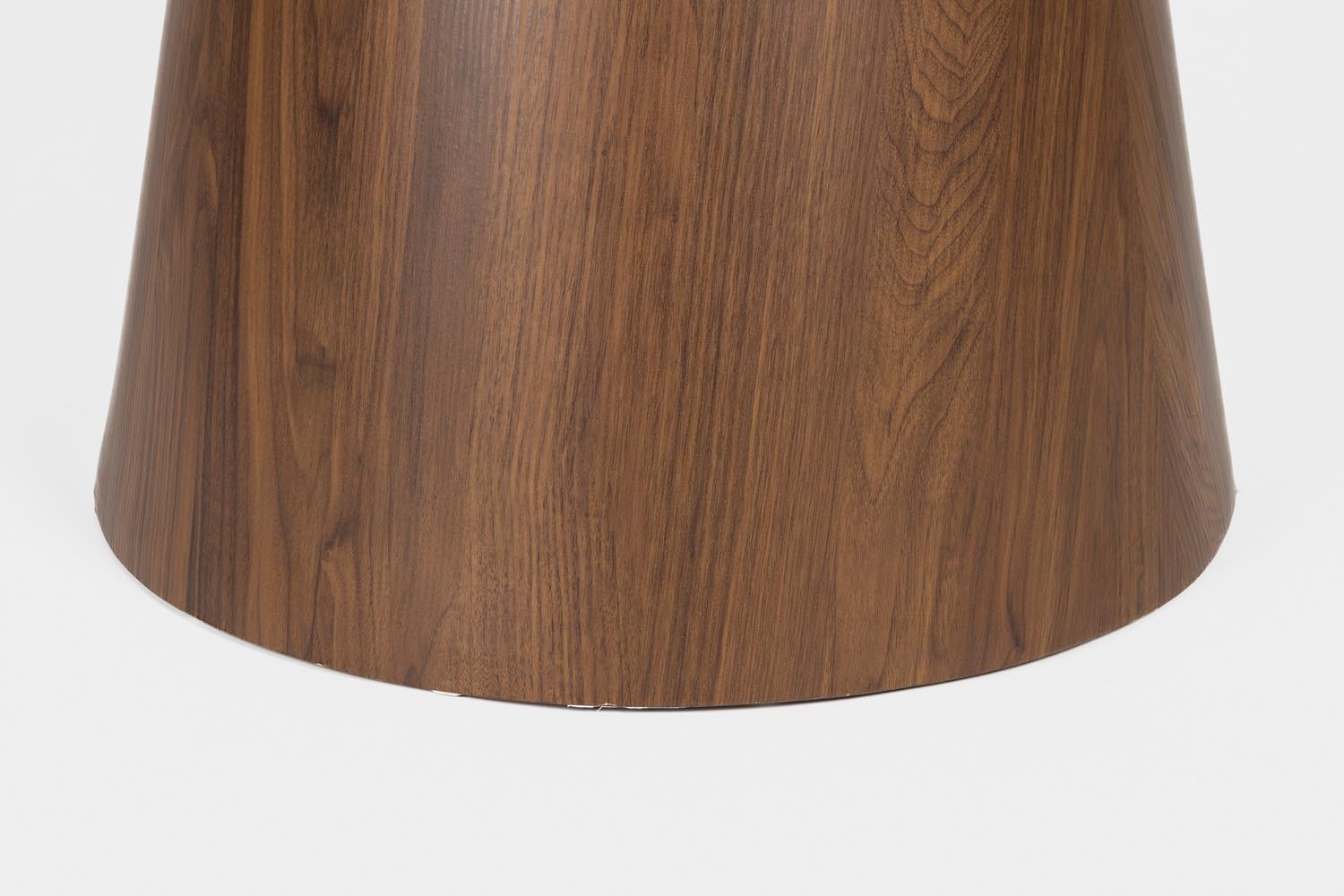 Almira Esstisch Round in Walnut präsentiert im Onlineshop von KAQTU Design AG. Esstisch ist von White Label Living