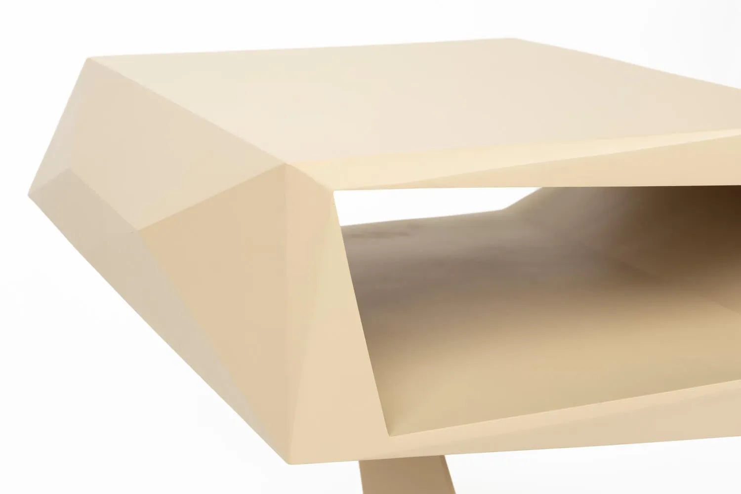 Beistelltisch North  in Beige präsentiert im Onlineshop von KAQTU Design AG. Beistelltisch ist von Zuiver