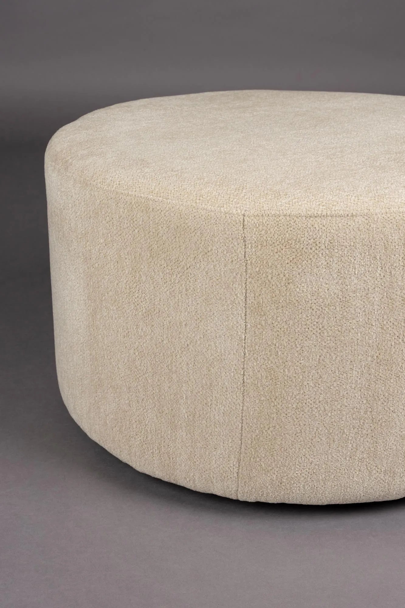 Rocca Pouf in Latte präsentiert im Onlineshop von KAQTU Design AG. Pouf ist von Dutchbone