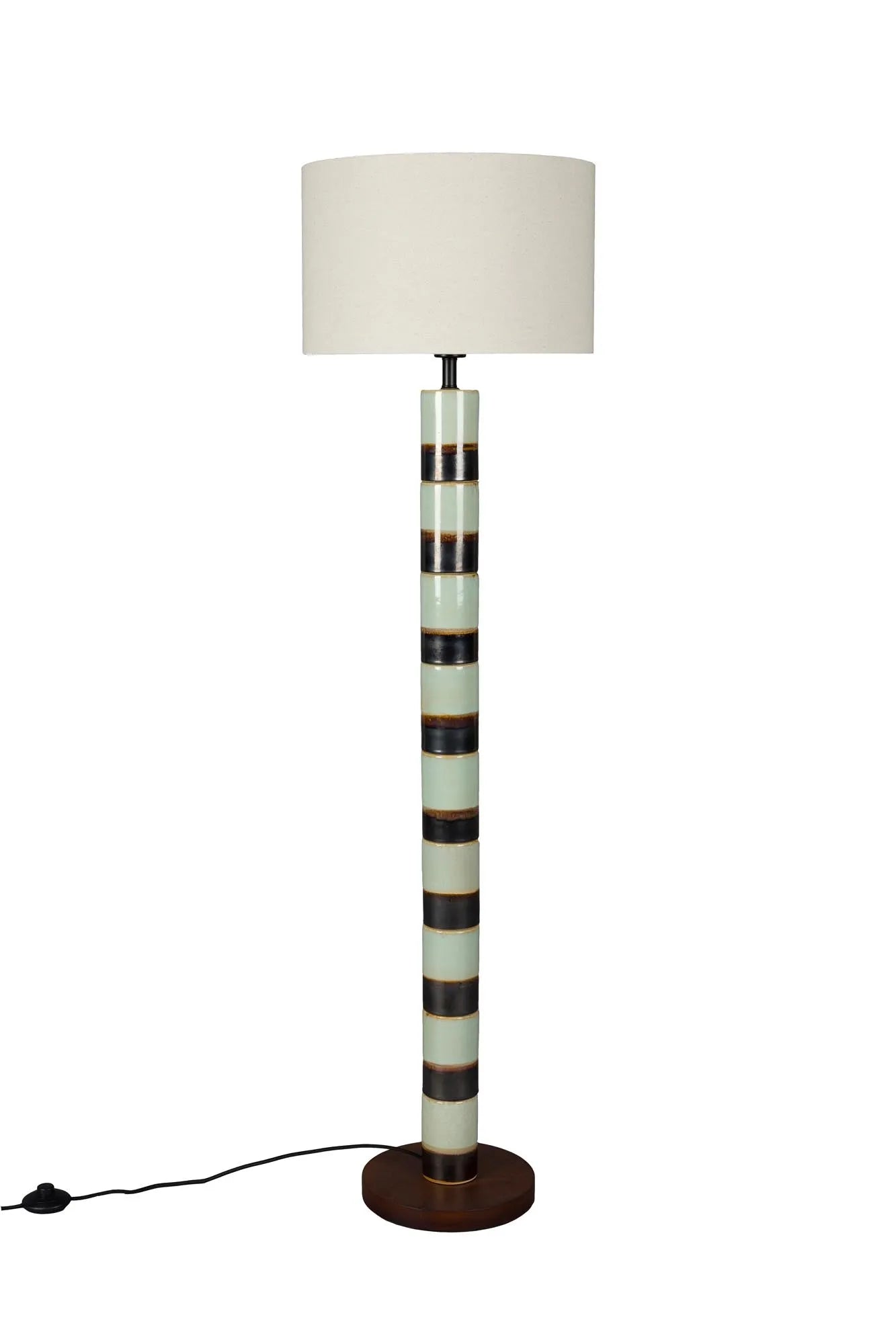 Stehlampe Vertigo in Beige präsentiert im Onlineshop von KAQTU Design AG. Stehleuchte ist von Dutchbone