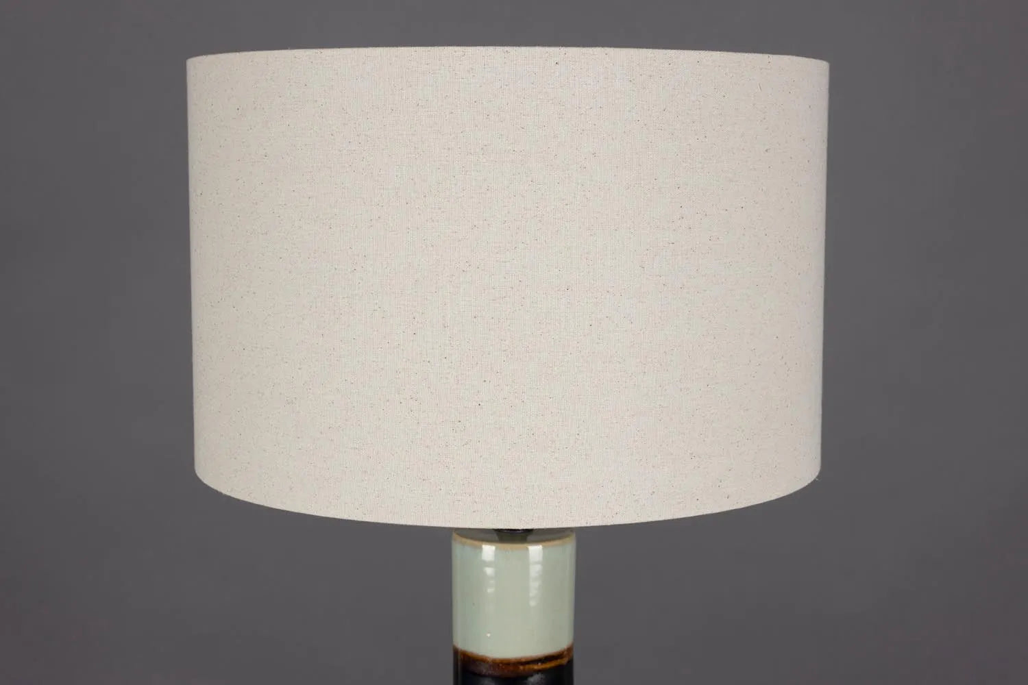 Stehlampe Vertigo in Beige präsentiert im Onlineshop von KAQTU Design AG. Stehleuchte ist von Dutchbone