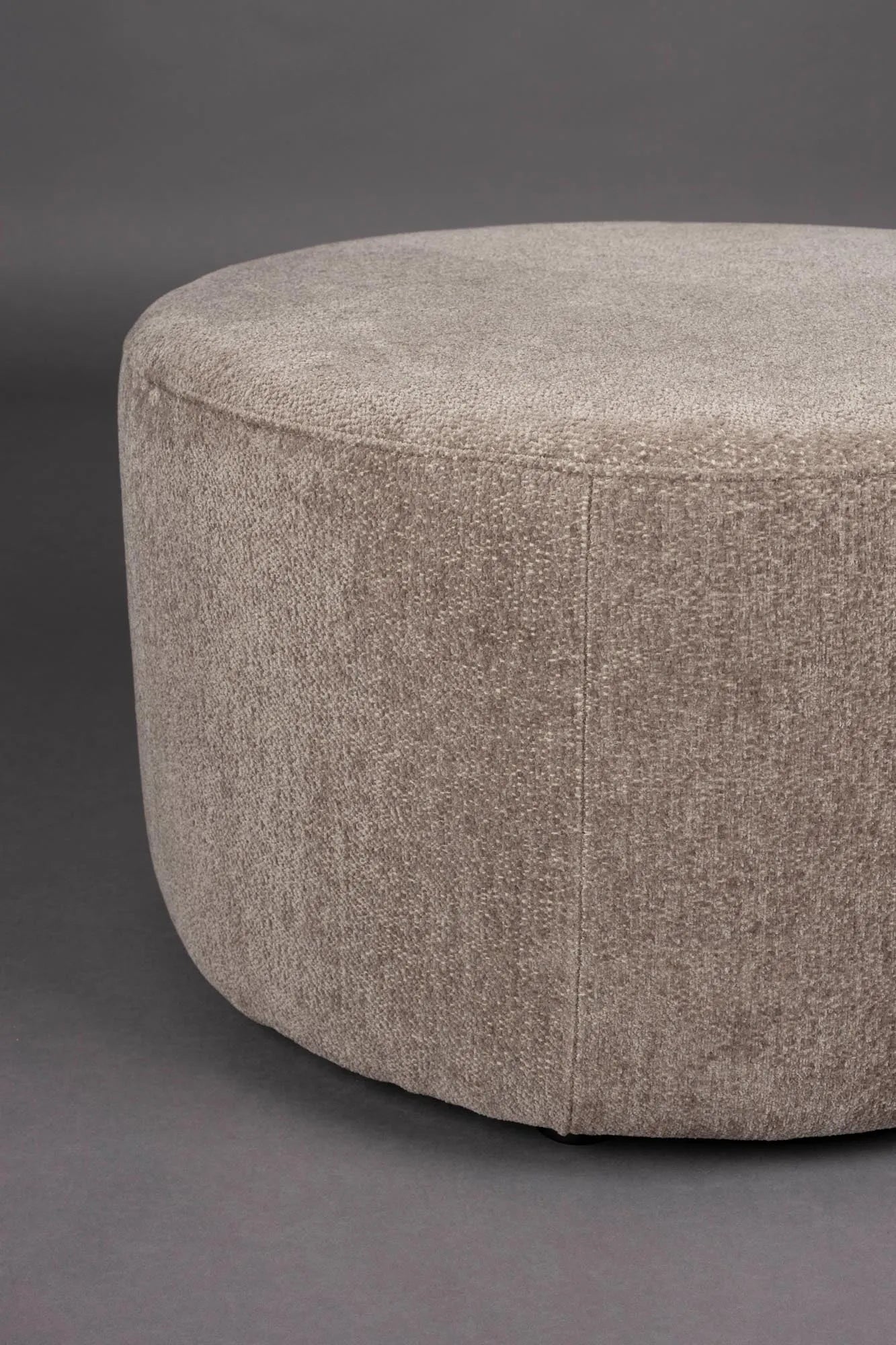 Rocca Pouf in Cappuccino präsentiert im Onlineshop von KAQTU Design AG. Pouf ist von Dutchbone