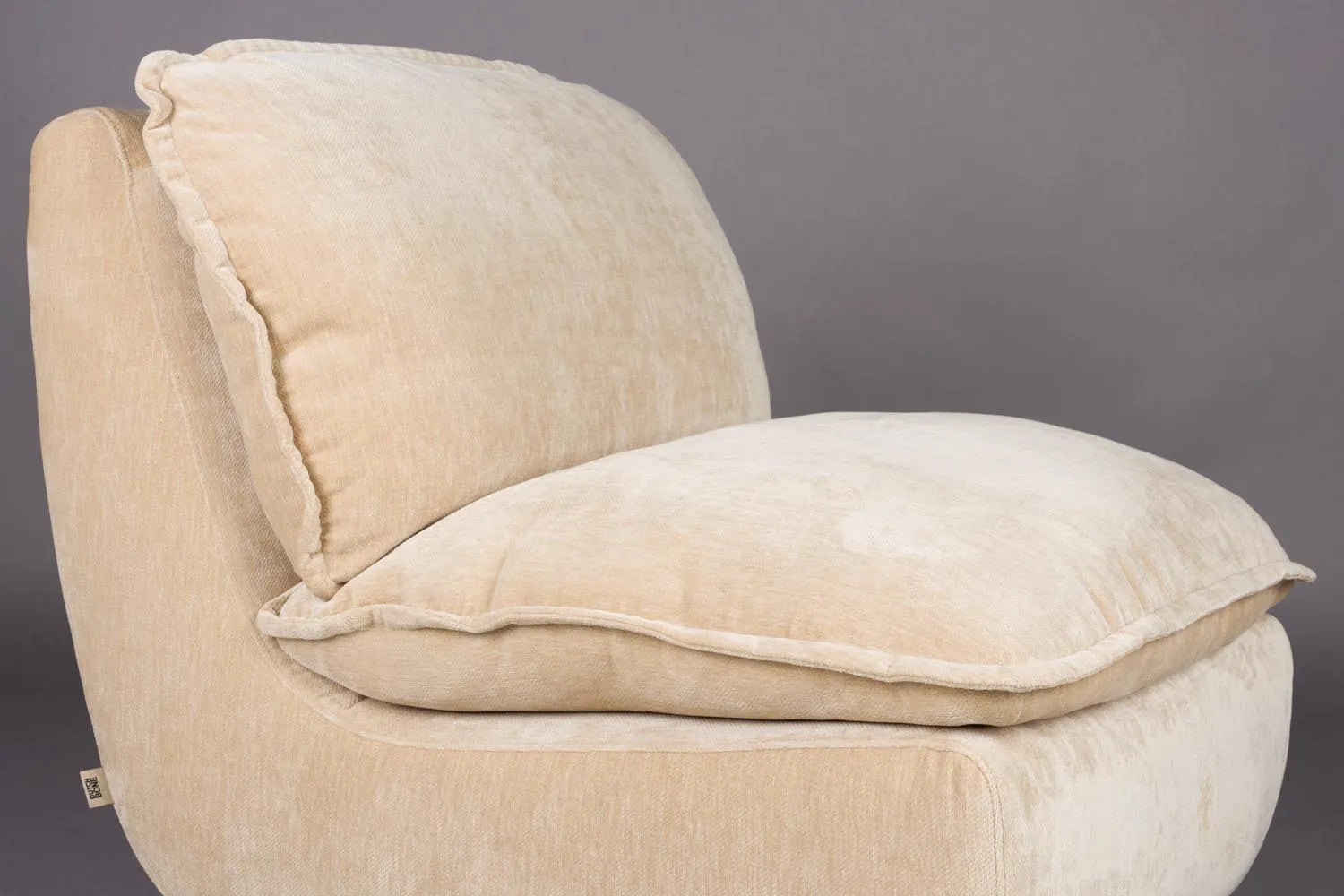 Loungesessel Radley in Beige präsentiert im Onlineshop von KAQTU Design AG. Sessel ist von Dutchbone