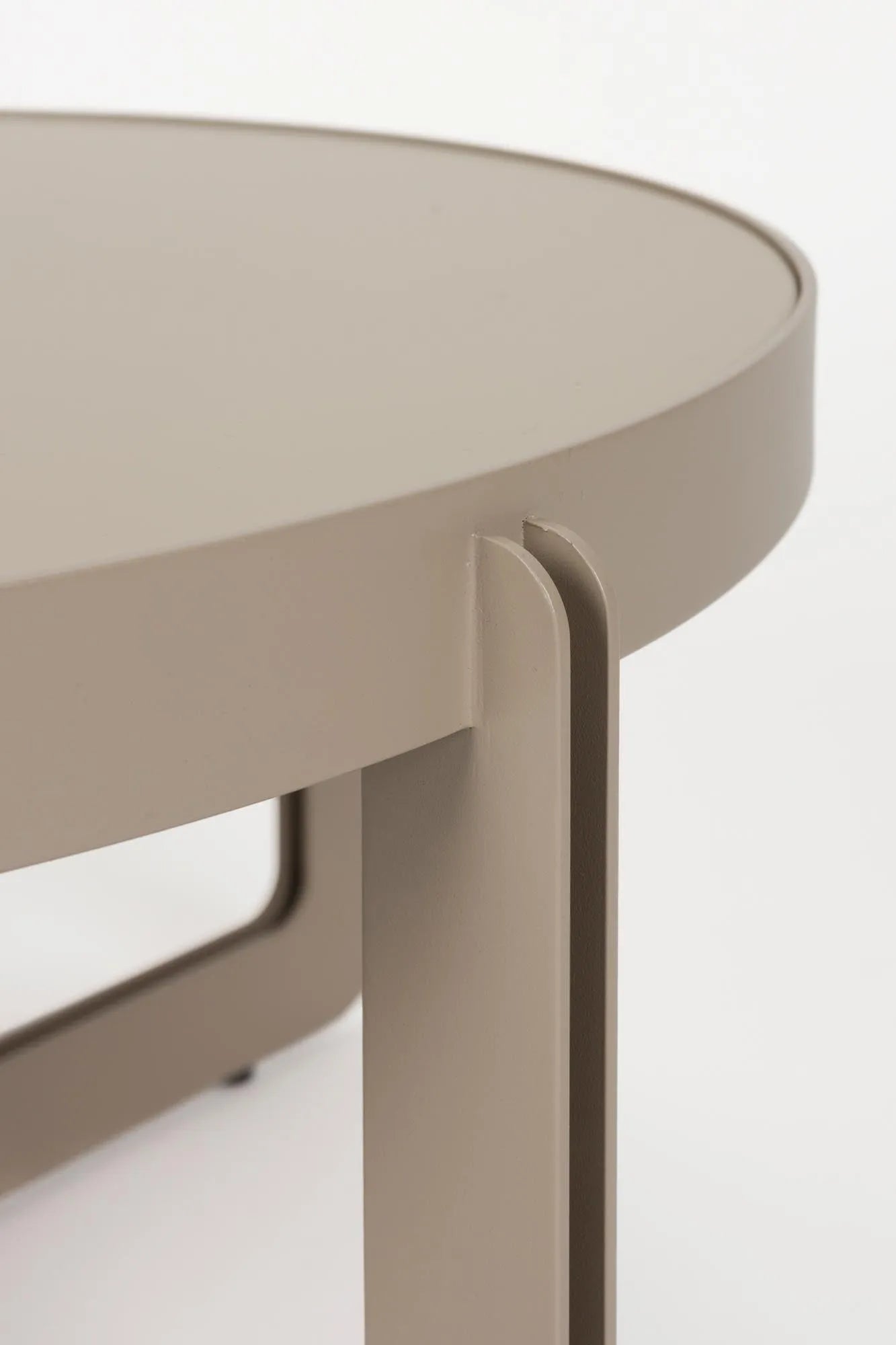 Couchtisch Centre Rund  in Beige präsentiert im Onlineshop von KAQTU Design AG. Beistelltisch ist von Zuiver