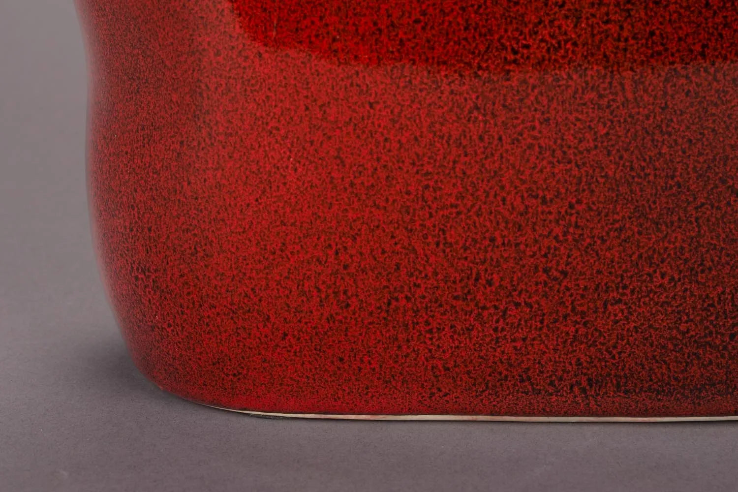 Vase Edna M  in Rot präsentiert im Onlineshop von KAQTU Design AG. Vase ist von Dutchbone