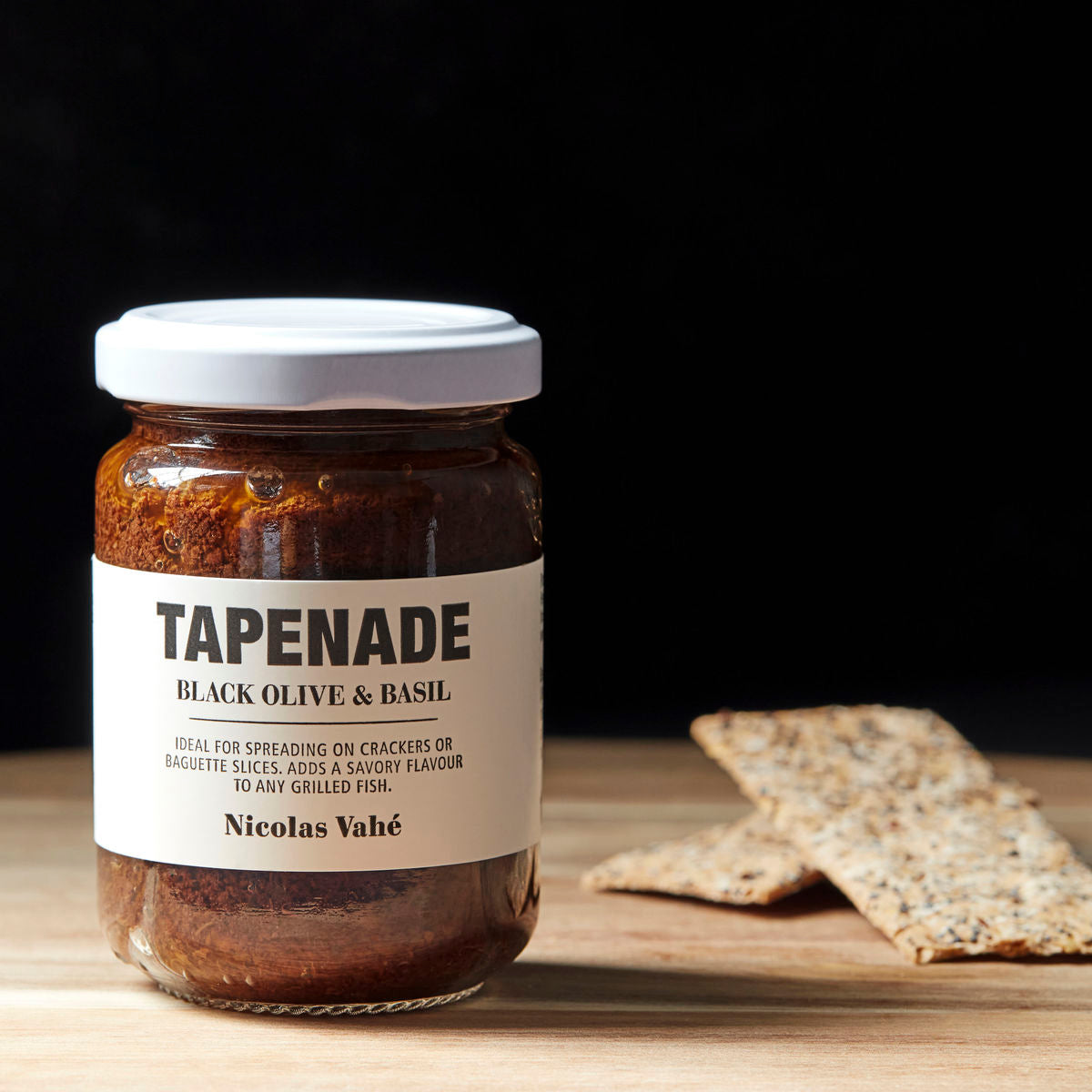 Tapenade, Black Olive & Basil in  präsentiert im Onlineshop von KAQTU Design AG. Lebensmittel ist von Nicolas Vahé