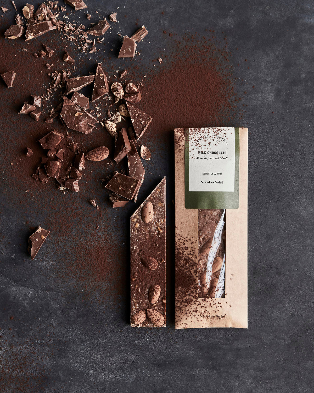 Milk Chocolate, Karamel, Salz & Almonds in  präsentiert im Onlineshop von KAQTU Design AG. Lebensmittel ist von Nicolas Vahé