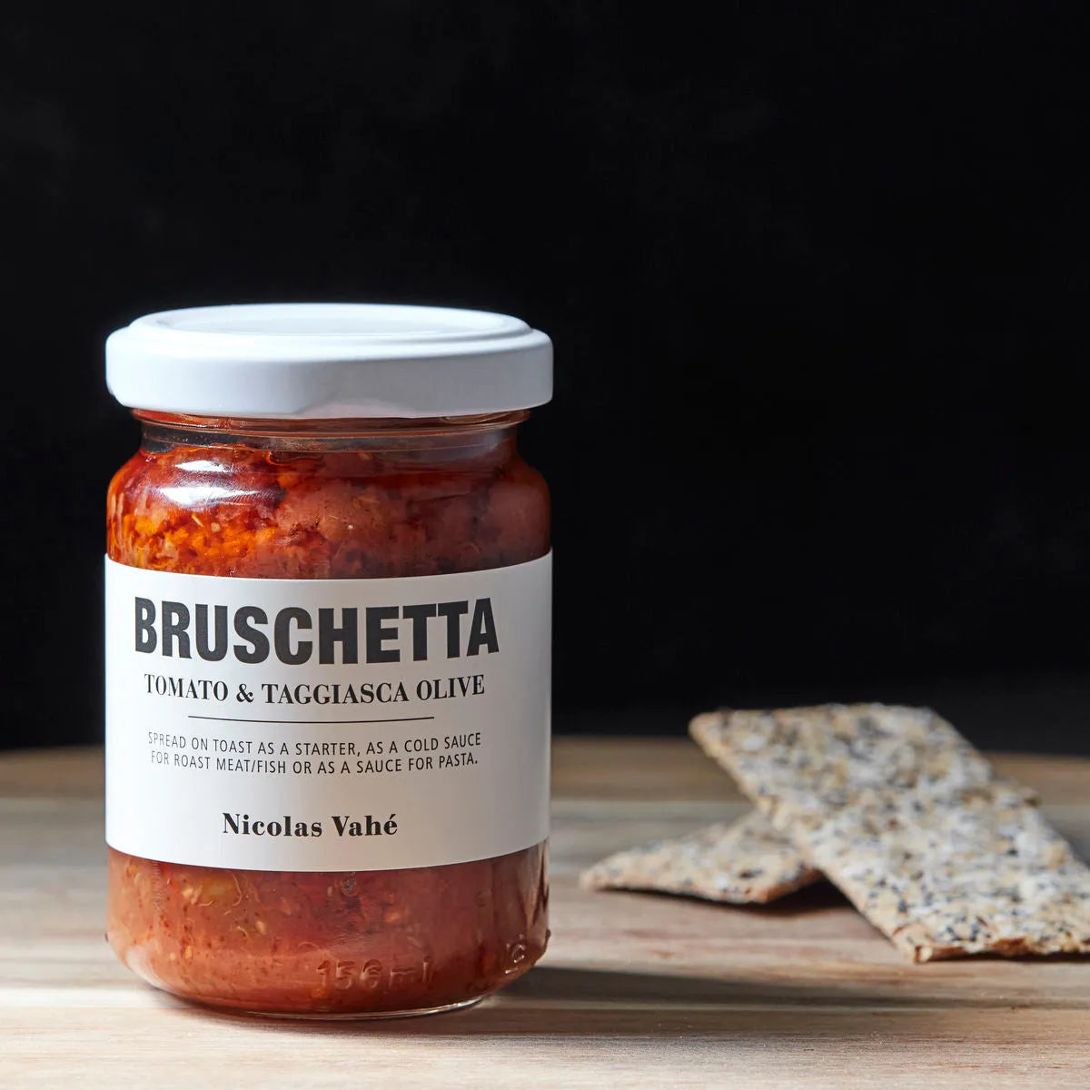 Gourmet Bruschetta mit Tomaten und Taggiasca Oliven von Nicolas Vahé.