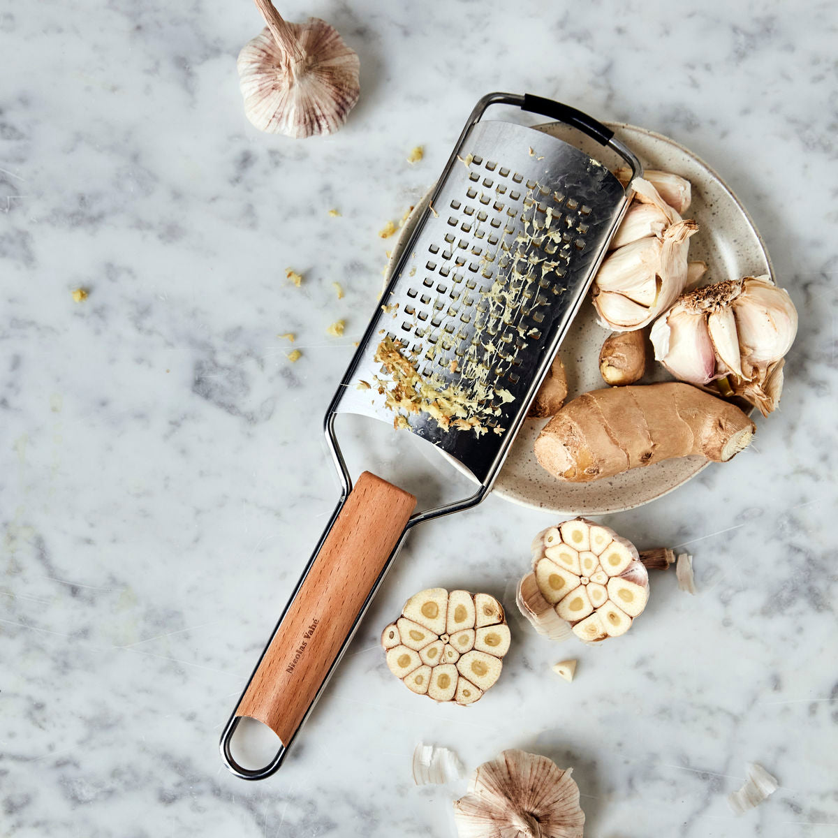 Grater, NVFine, Natur in Natur präsentiert im Onlineshop von KAQTU Design AG. Küchenhelfer ist von Nicolas Vahé