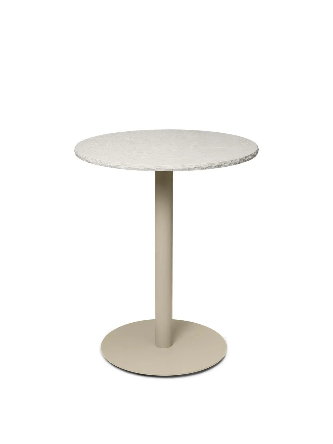 Eleganter Mineral Café Table von Ferm Living: Marmorplatte, Stahlfuß, zeitloses Design, ideal für kleine Räume.