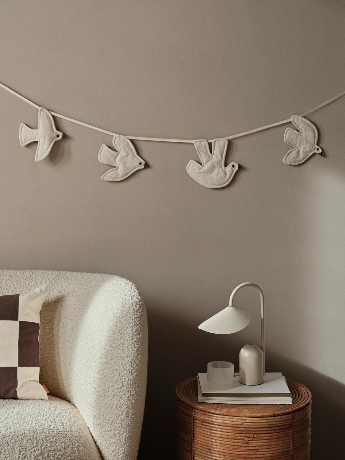 Swif Bird Garland  in  Undyed präsentiert im Onlineshop von KAQTU Design AG. Objekte Kids ist von Ferm Living