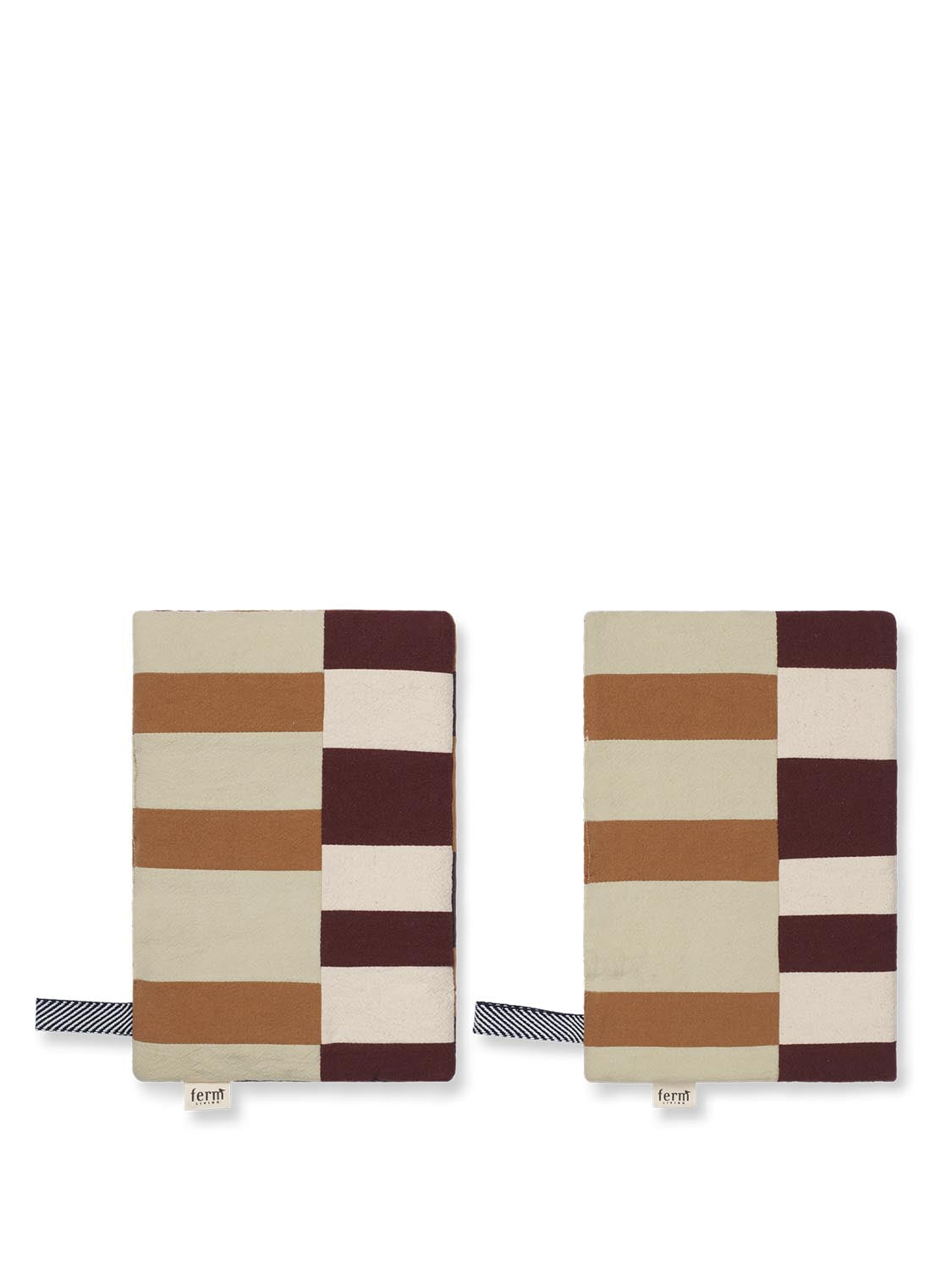 Section Pot Holder Set of 2  in  Patchwork präsentiert im Onlineshop von KAQTU Design AG. Küchentuch ist von Ferm Living