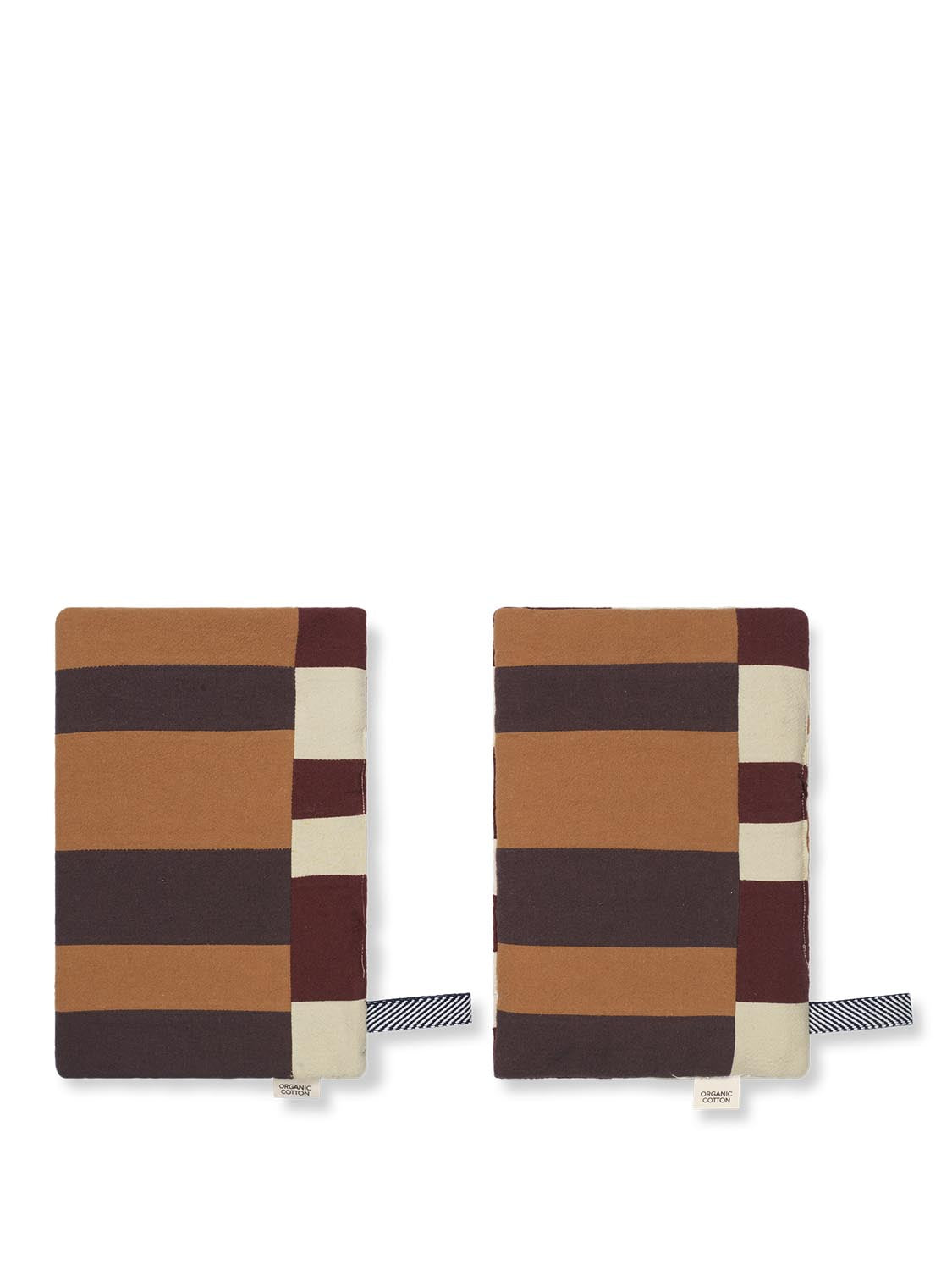 Section Pot Holder Set of 2  in  Patchwork präsentiert im Onlineshop von KAQTU Design AG. Küchentuch ist von Ferm Living