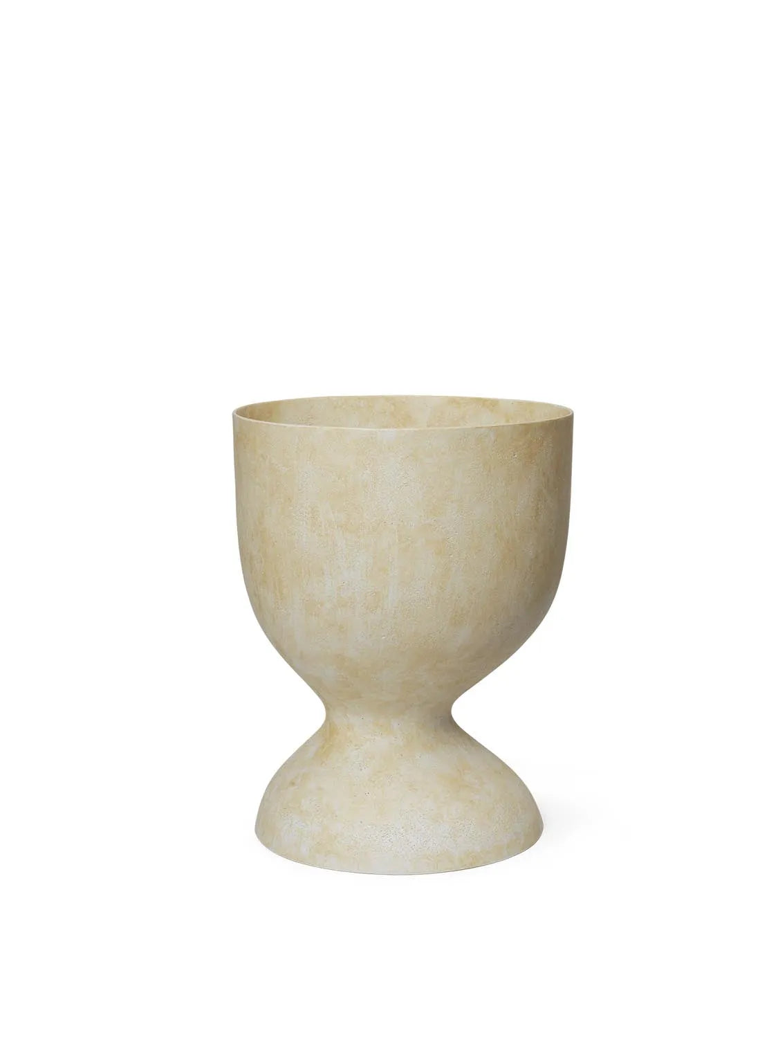 Evoke Pot H45  in  Warm Sand präsentiert im Onlineshop von KAQTU Design AG. Blumentopf ist von Ferm Living