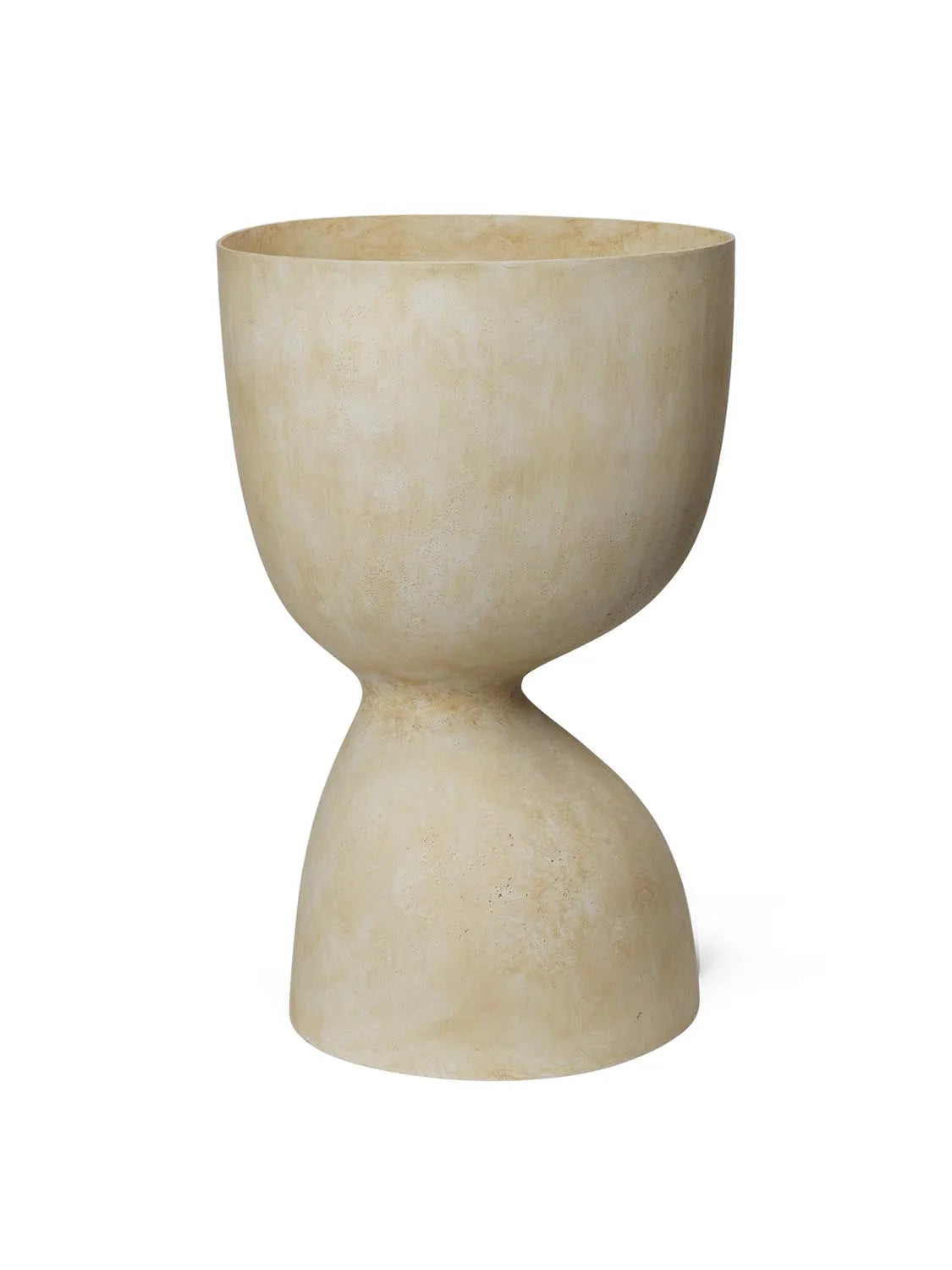 Evoke Pot H70  in  Warm Sand präsentiert im Onlineshop von KAQTU Design AG. Blumentopf ist von Ferm Living