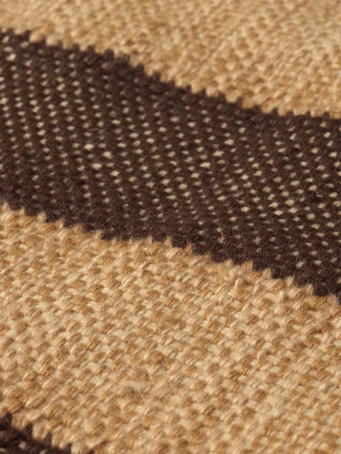 Ives Teppich 80 x 140  in  Tan/Chocolate präsentiert im Onlineshop von KAQTU Design AG. Teppich ist von Ferm Living