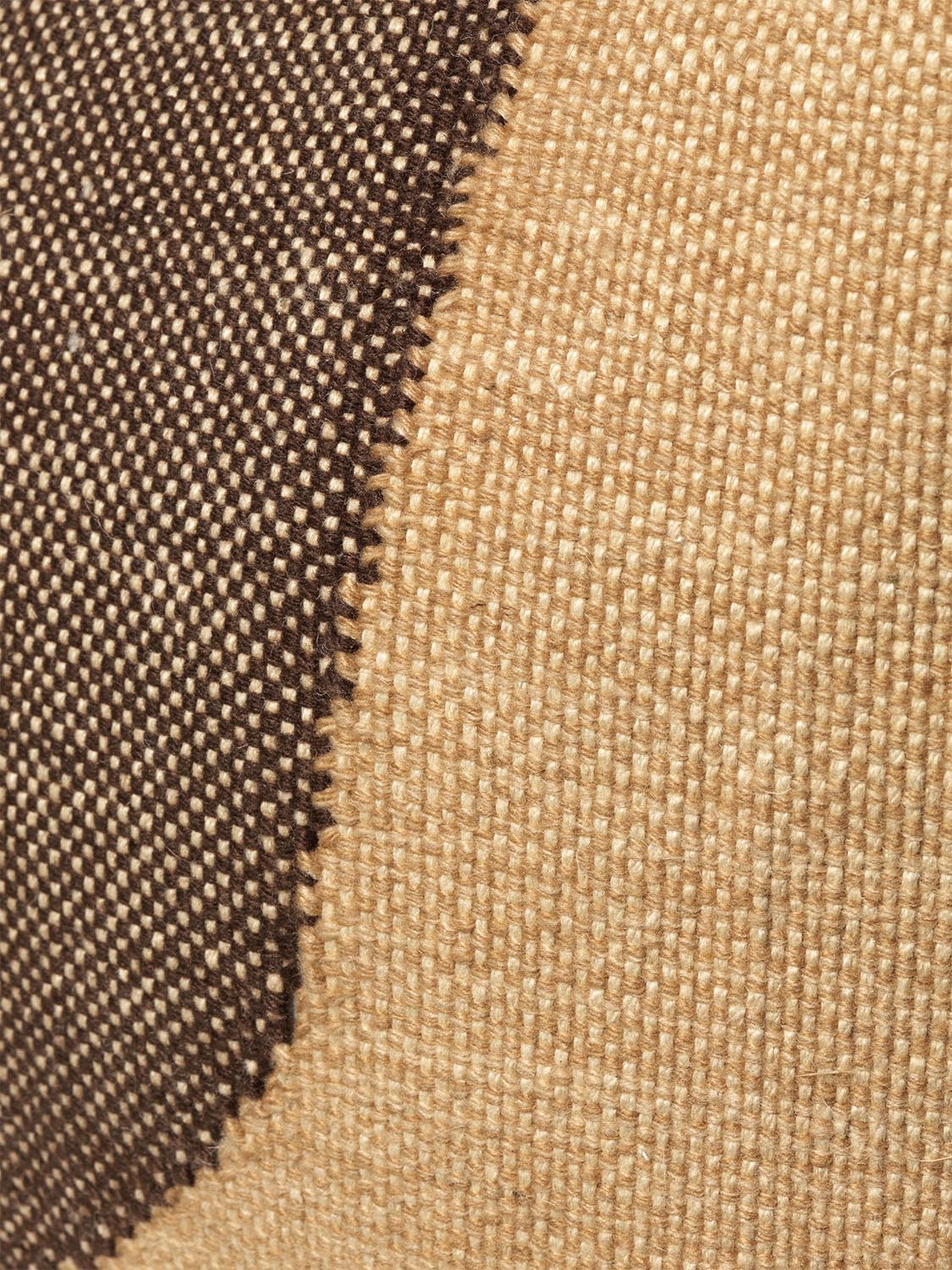 Forene Square Pouf  in  Tan/Chocolate präsentiert im Onlineshop von KAQTU Design AG. Pouf ist von Ferm Living