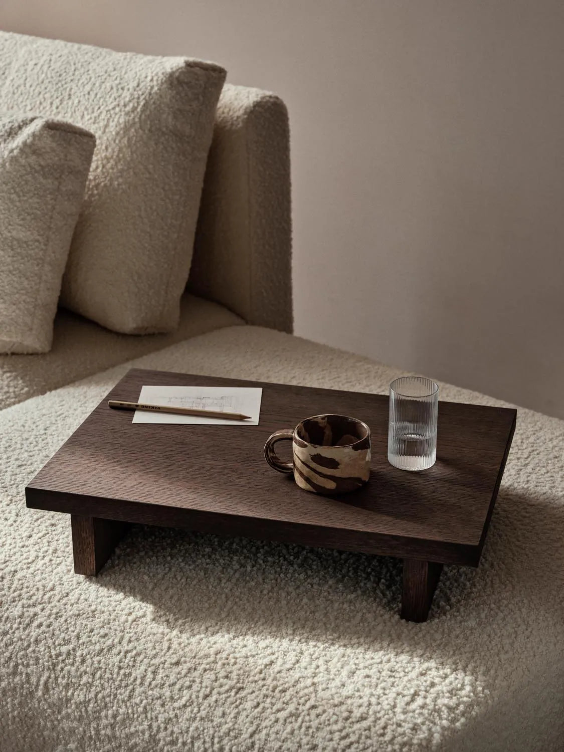 Kona Low Table: Skandinavische Eleganz für Ihr modernes Zuhause.