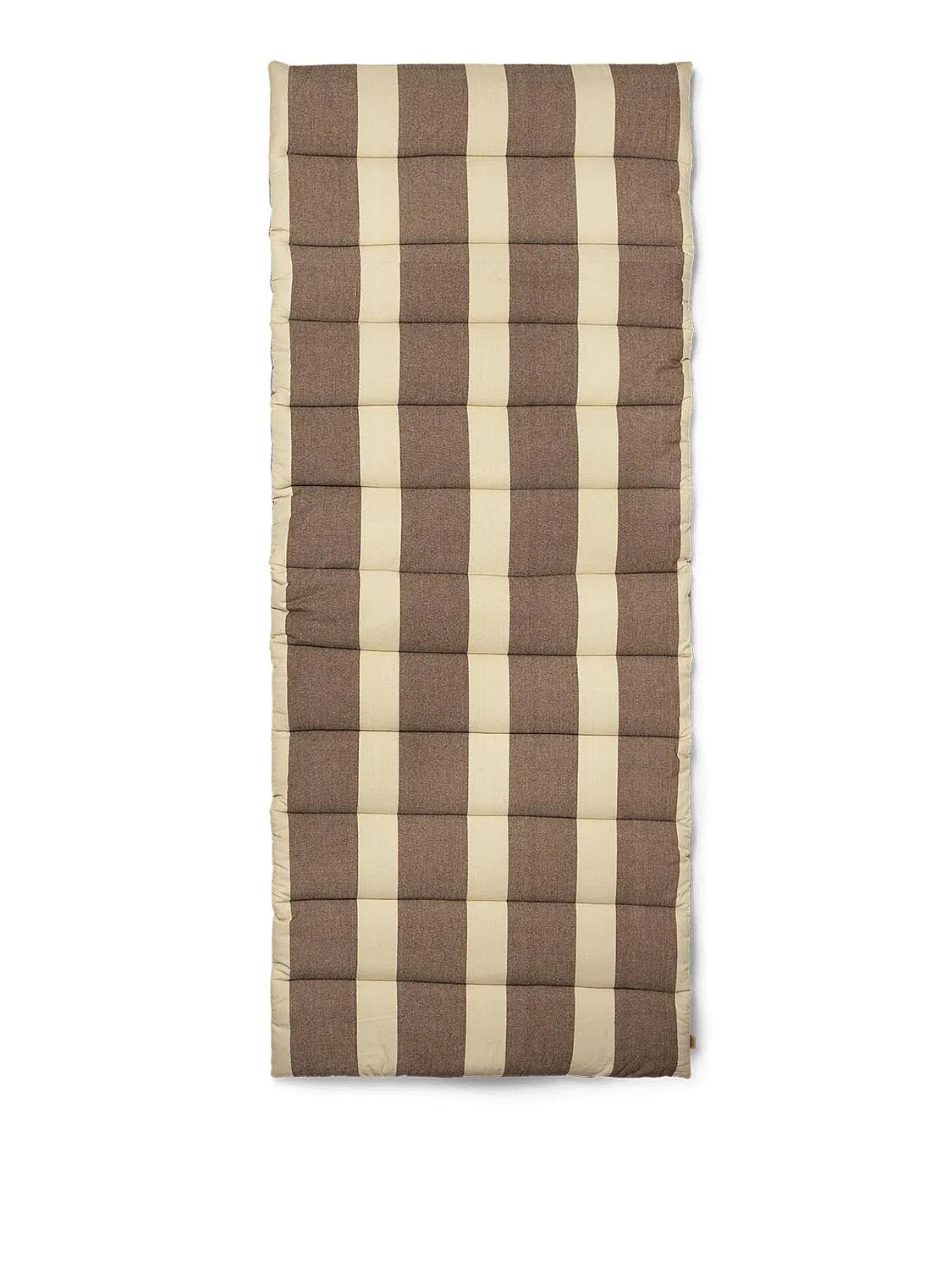 Strand Quilted Matress  in  Carob Brown/Parchment präsentiert im Onlineshop von KAQTU Design AG. Matratze ist von Ferm Living