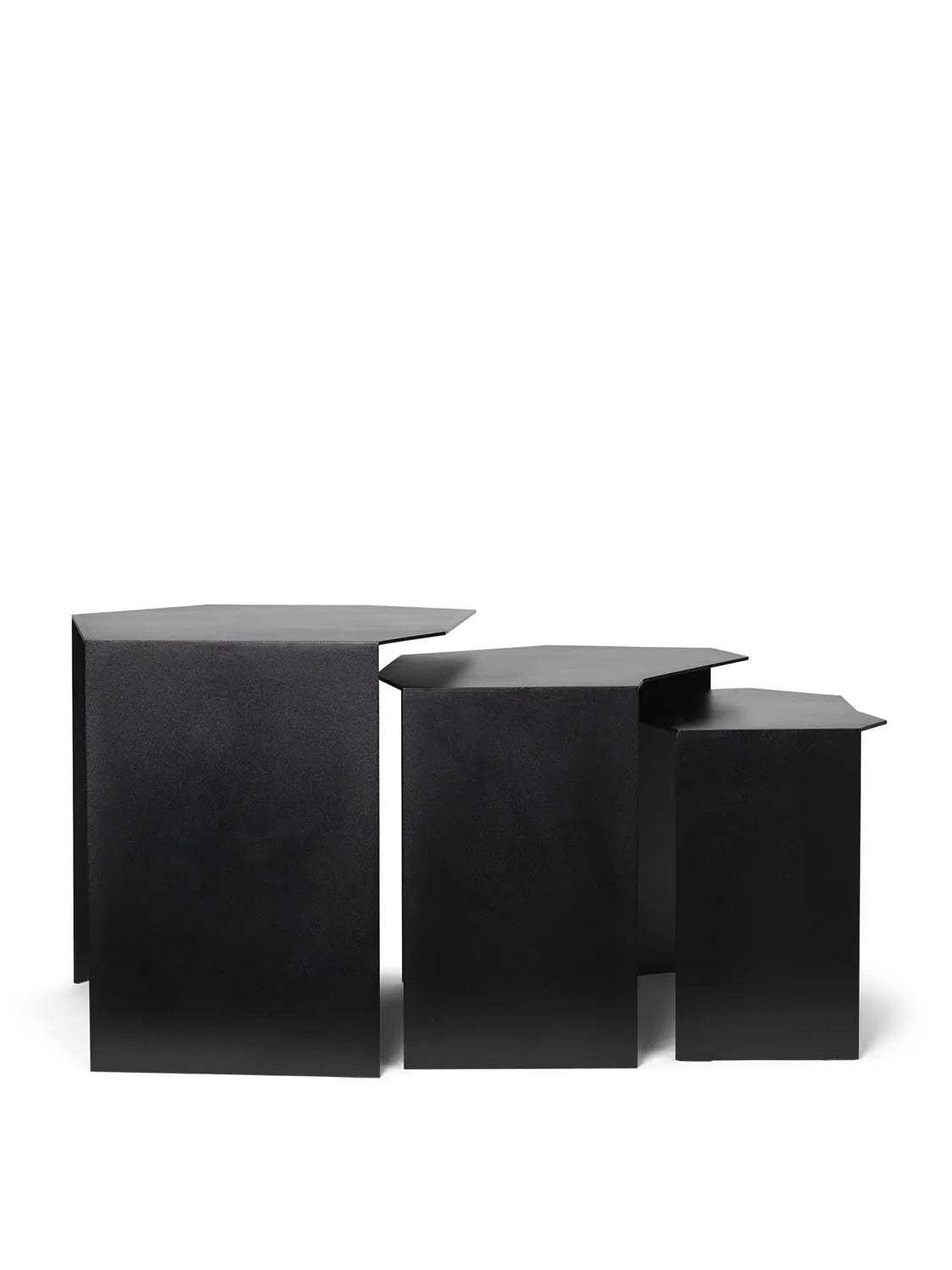 Shard Cluster Tables Set of 3  in  Black präsentiert im Onlineshop von KAQTU Design AG. Beistelltisch ist von Ferm Living