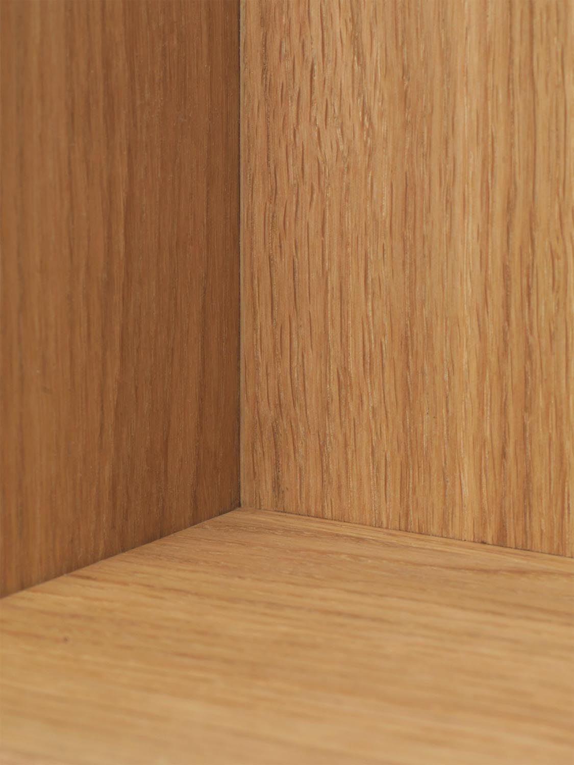 Stagger Regal Square  in  Oiled Oak präsentiert im Onlineshop von KAQTU Design AG. Wandregal ist von Ferm Living