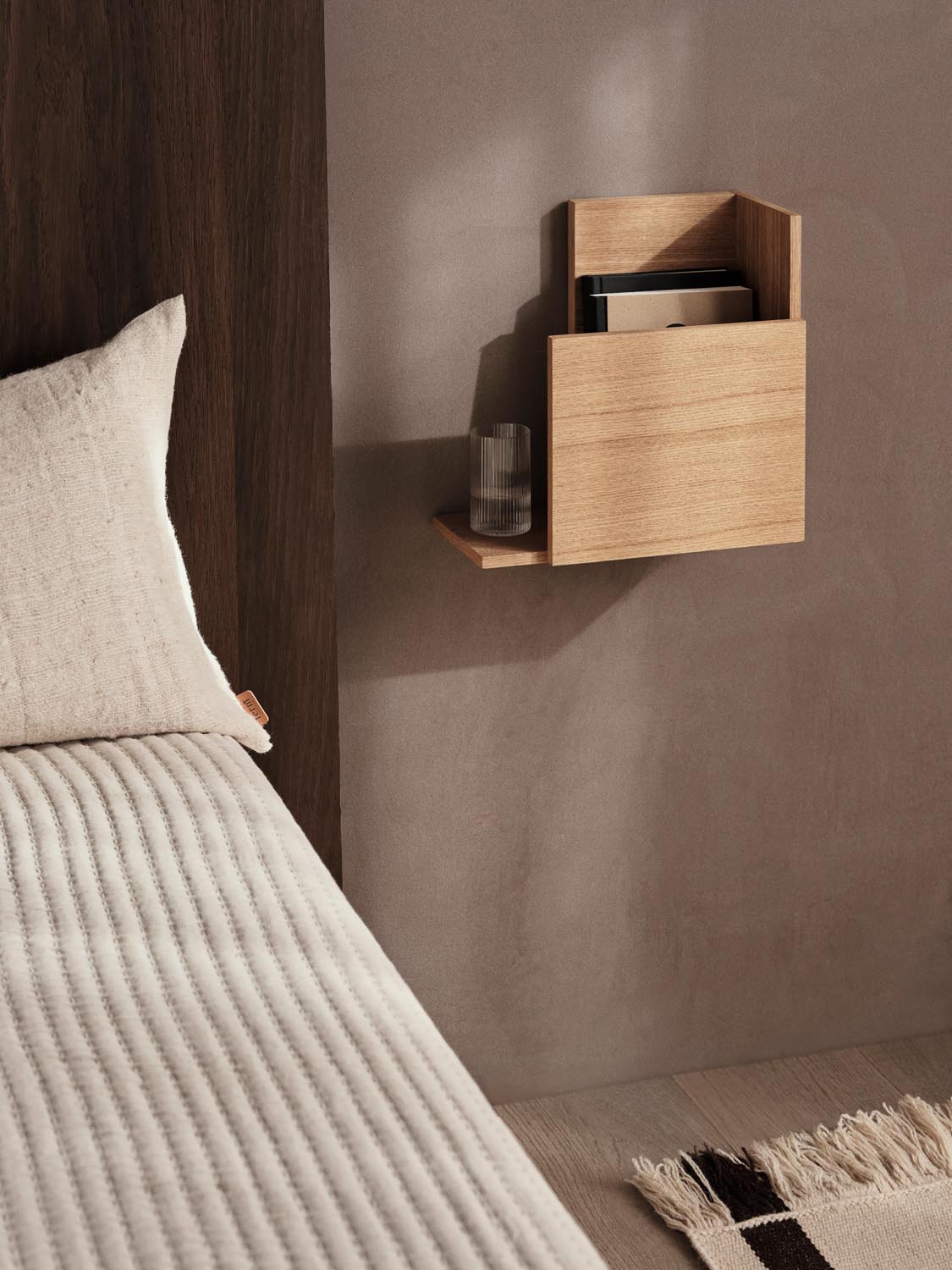 Stagger Regal Square  in  Oiled Oak präsentiert im Onlineshop von KAQTU Design AG. Wandregal ist von Ferm Living