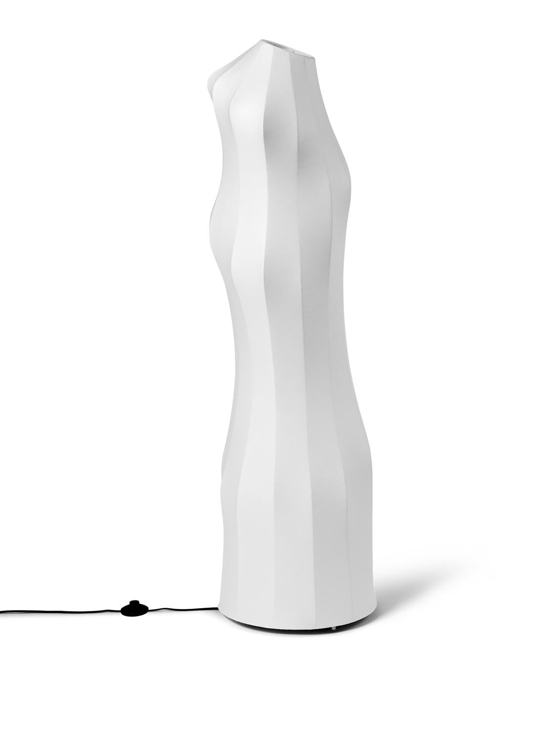 Dae Stehleuchte  in  White präsentiert im Onlineshop von KAQTU Design AG. Stehleuchte ist von Ferm Living