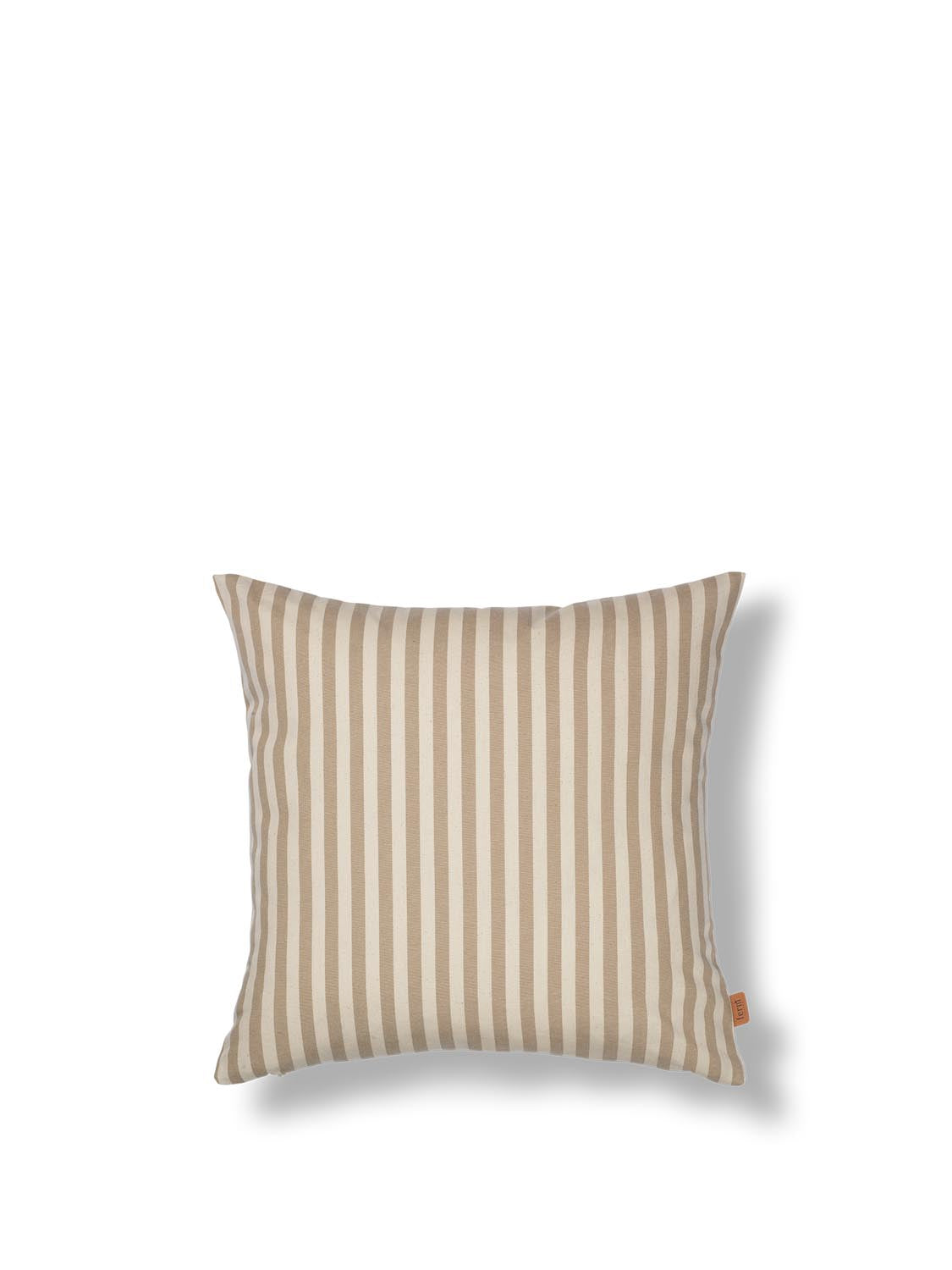 Strand Outdoor Kissen Cover in Sand/Offwhite präsentiert im Onlineshop von KAQTU Design AG. Deko Kissenbezug ist von Ferm Living