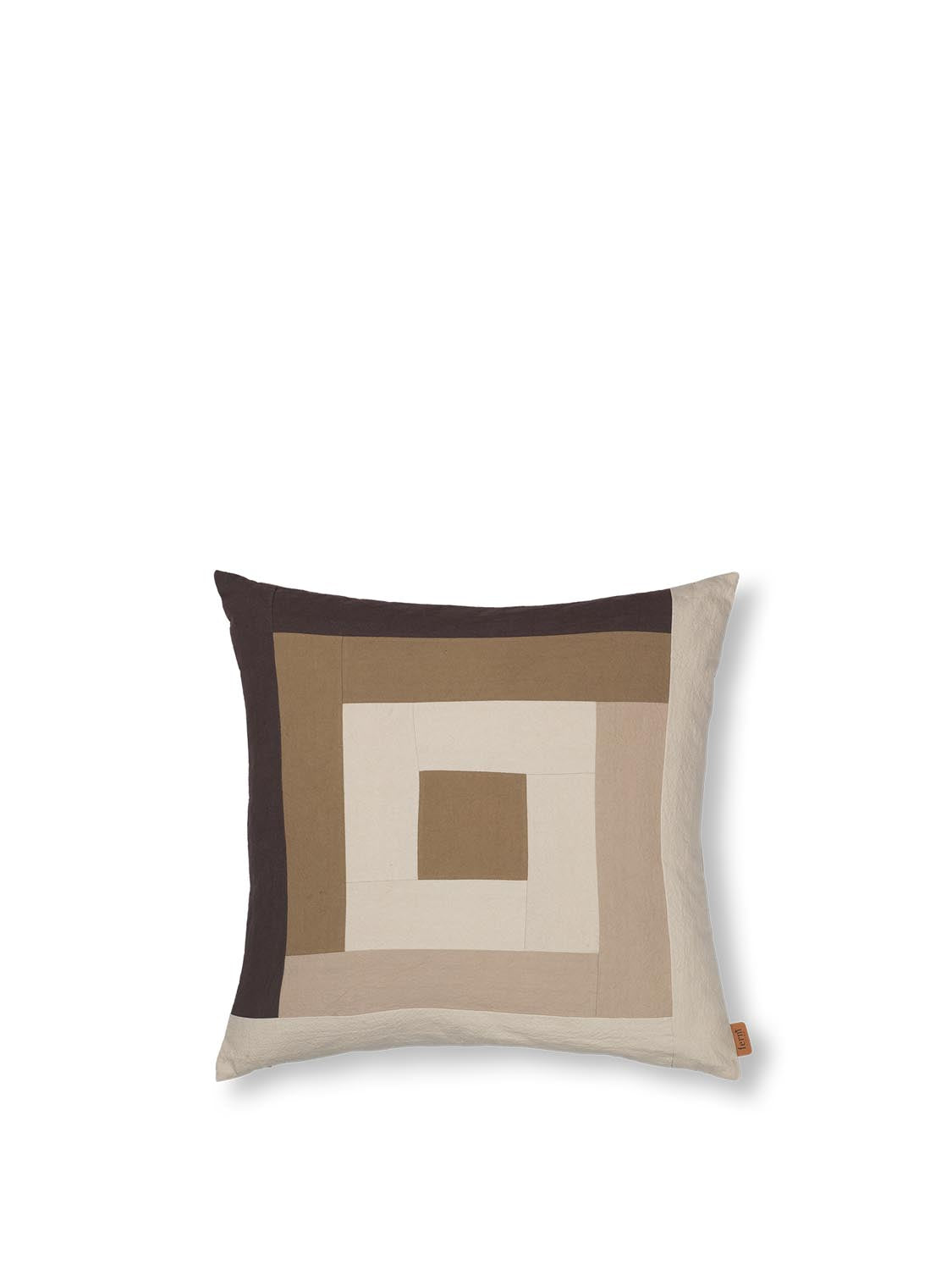 Border Patchwork Kissen Cover  in  Coffee/Dark Sand präsentiert im Onlineshop von KAQTU Design AG. Deko Kissenbezug ist von Ferm Living