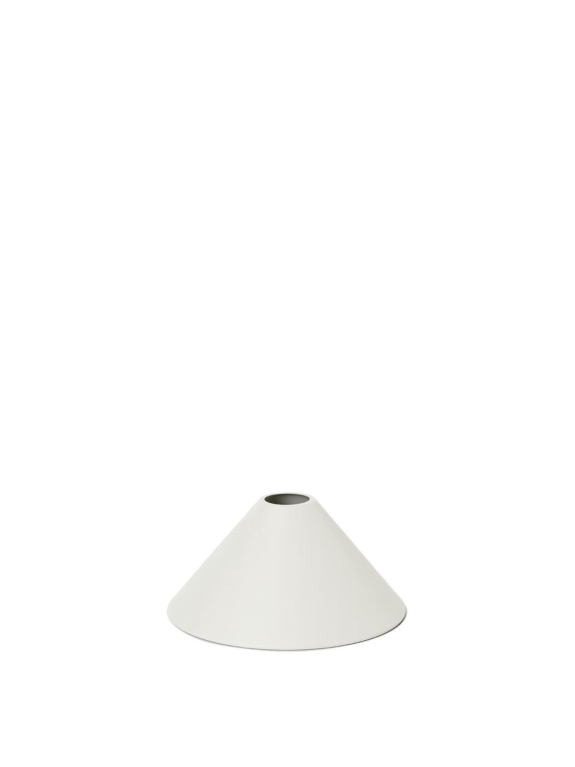 Collect Cone Shade  in White präsentiert im Onlineshop von KAQTU Design AG. Lampenschirm ist von Ferm Living