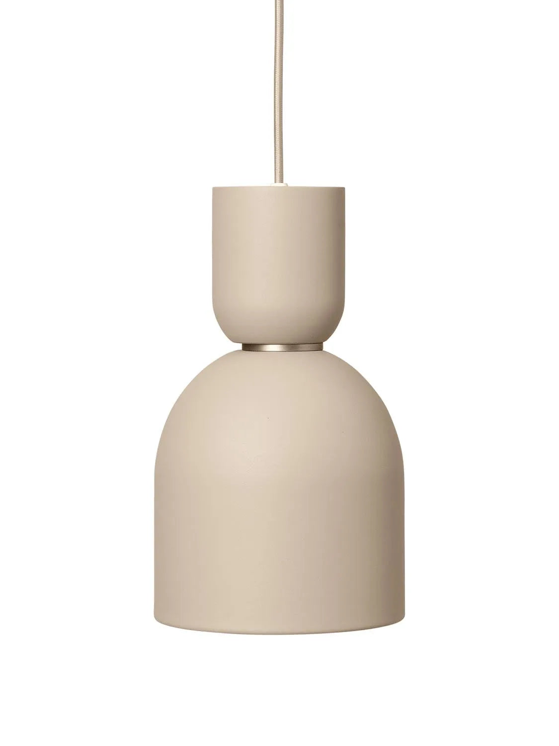 Zeitlose Collect Bell Pendelleuchte von Ferm Living aus edlem Metall.