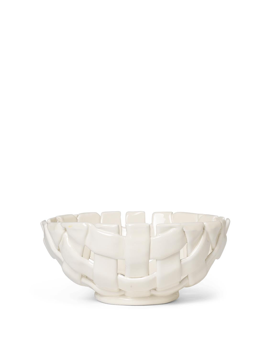 Plait Bowl Ø24 in  Offwhite präsentiert im Onlineshop von KAQTU Design AG. Schale ist von Ferm Living