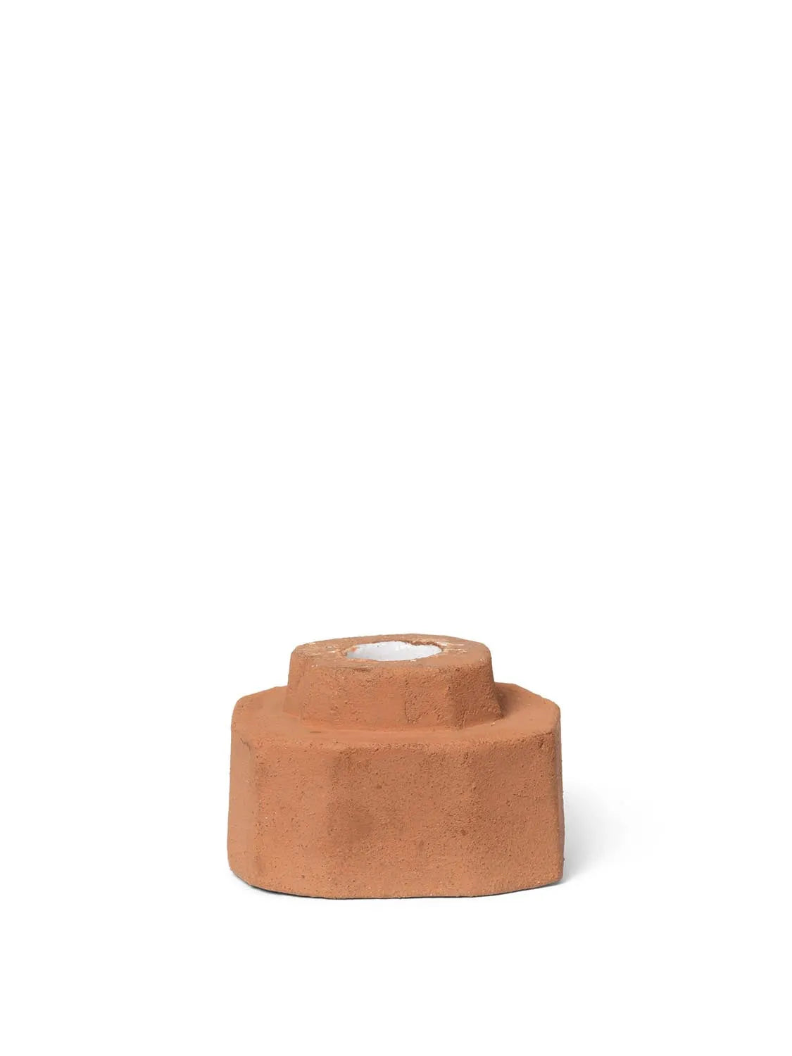 Kurinu Kerzenhalter  in  Terracotta präsentiert im Onlineshop von KAQTU Design AG. Kerzenständer ist von Ferm Living