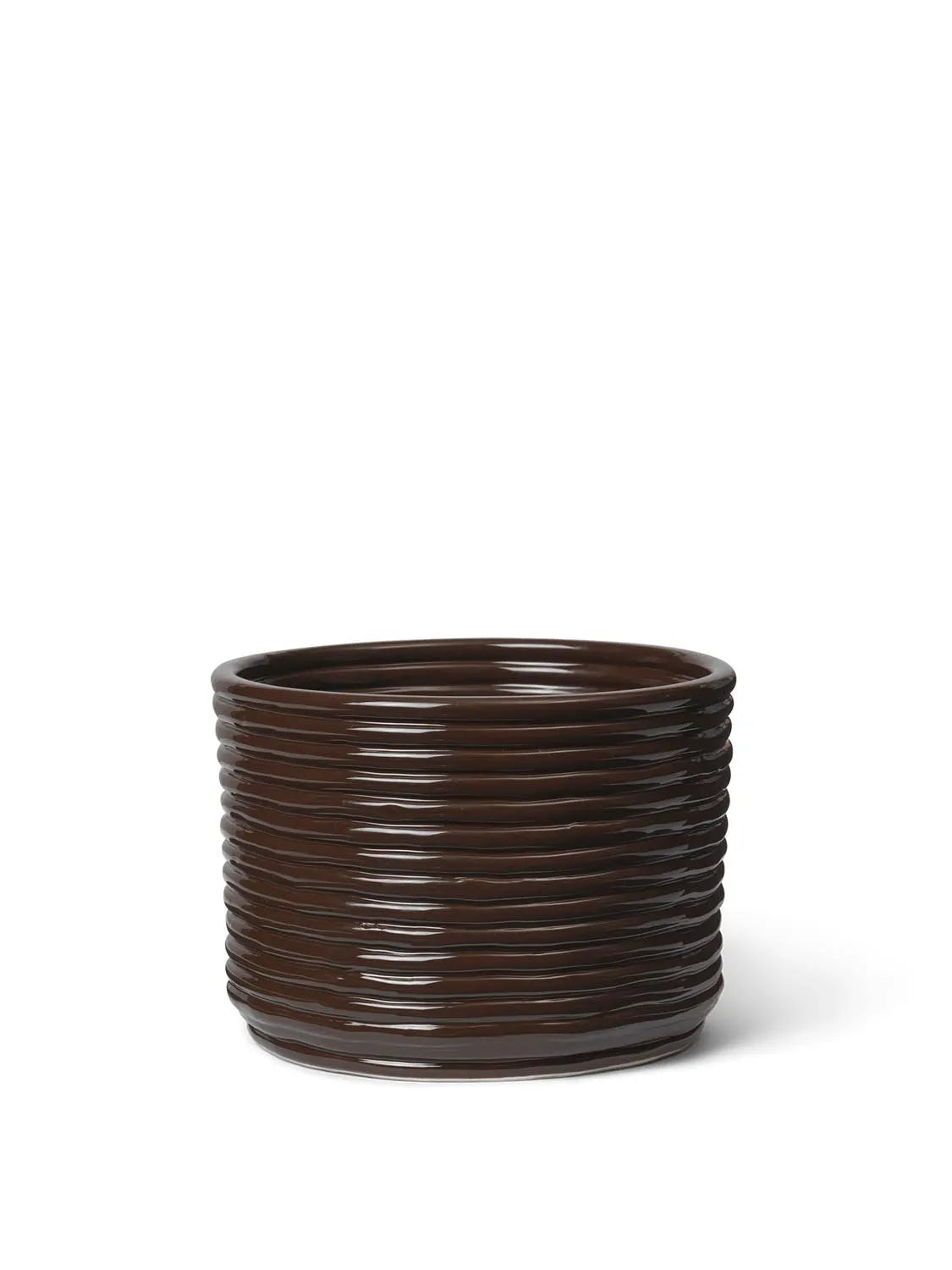 Corduroy Pot  in  Carob Brown präsentiert im Onlineshop von KAQTU Design AG. Pflanzentopf ist von Ferm Living