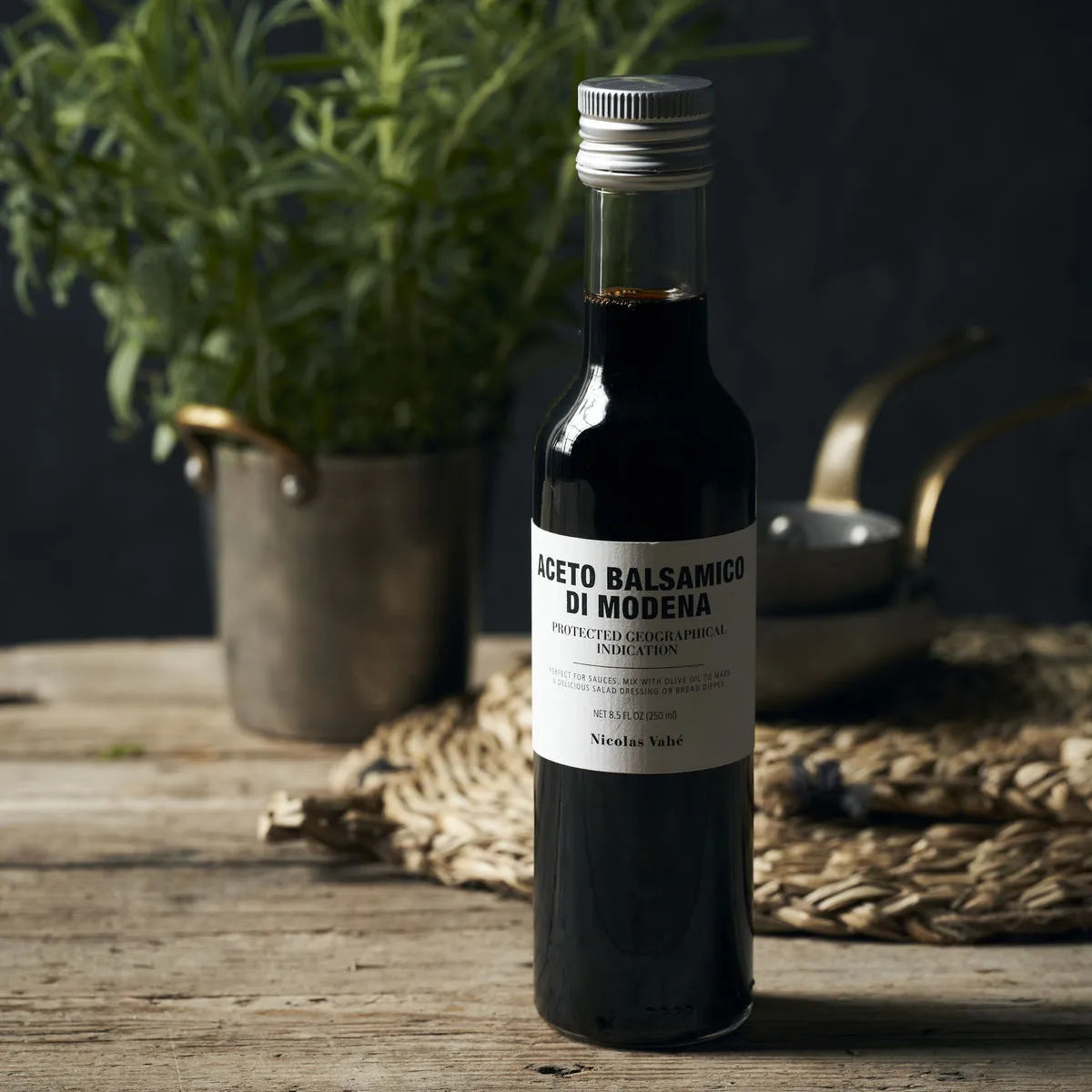 Aceto Balsamico di Modena PGI, PGI in  präsentiert im Onlineshop von KAQTU Design AG. Lebensmittel ist von Nicolas Vahé