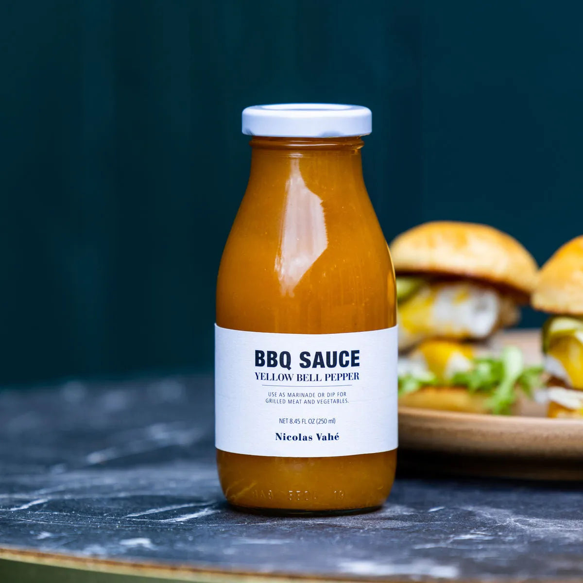 BBQ Sauce, Yellow Bell Pfeffer in  präsentiert im Onlineshop von KAQTU Design AG. Lebensmittel ist von Nicolas Vahé