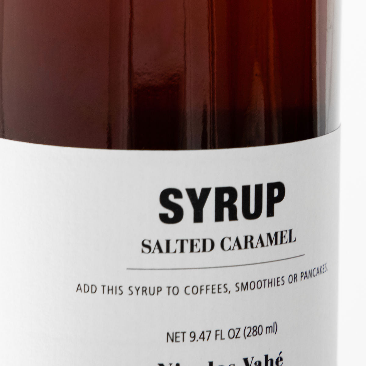 Salzed Karamellsyrup in  präsentiert im Onlineshop von KAQTU Design AG. Lebensmittel ist von Nicolas Vahé