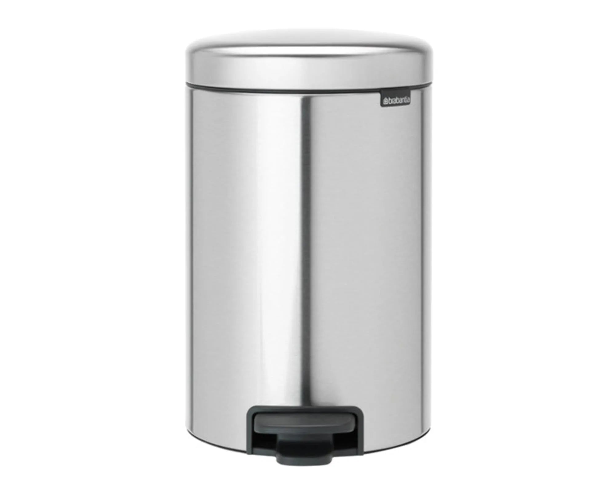 Eleganter BRABANTIA Treteimer 12L mit geräuschloser Deckeltechnik.