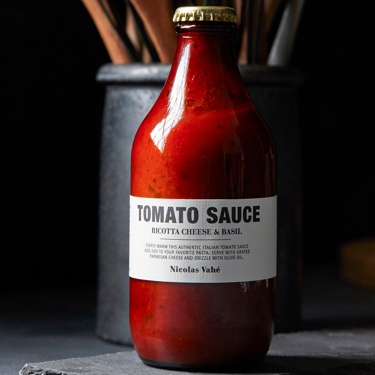 Tomatensauce, Ricotta Cheese in  präsentiert im Onlineshop von KAQTU Design AG. Lebensmittel ist von Nicolas Vahé