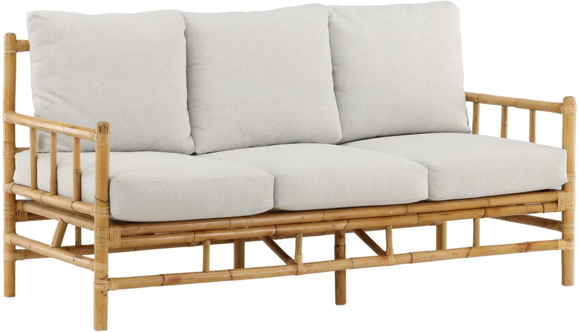 Das Cone 3er Sofa von Venture Home: stilvolles Rattan-Design, komfortable Kissen, ideal für gesellige Outdoor-Abende.