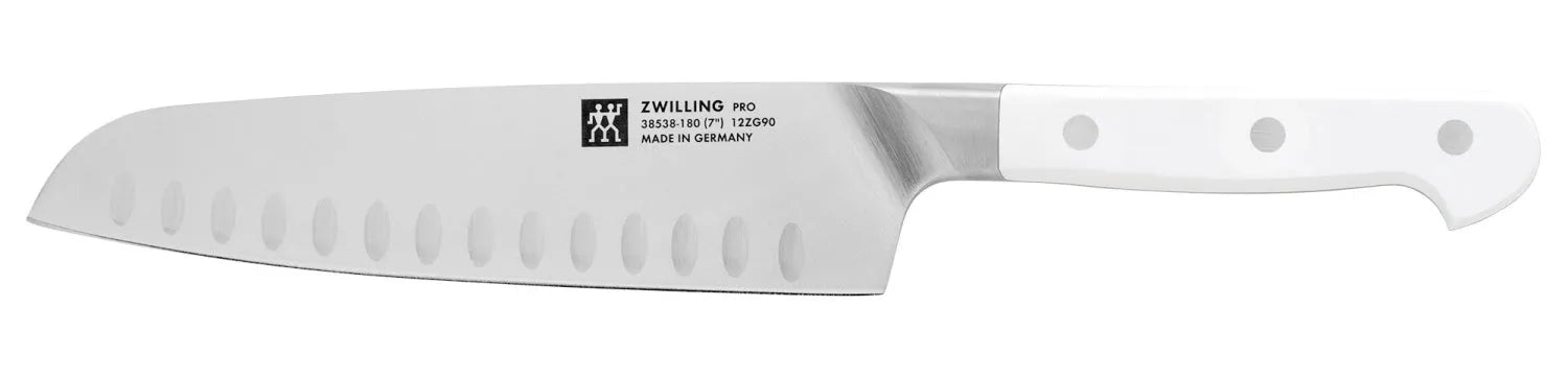 Elegantes 180mm Santokumesser von Zwilling: Präzision, Schärfe, Langlebigkeit, ergonomischer Griff, stilvolles Design.