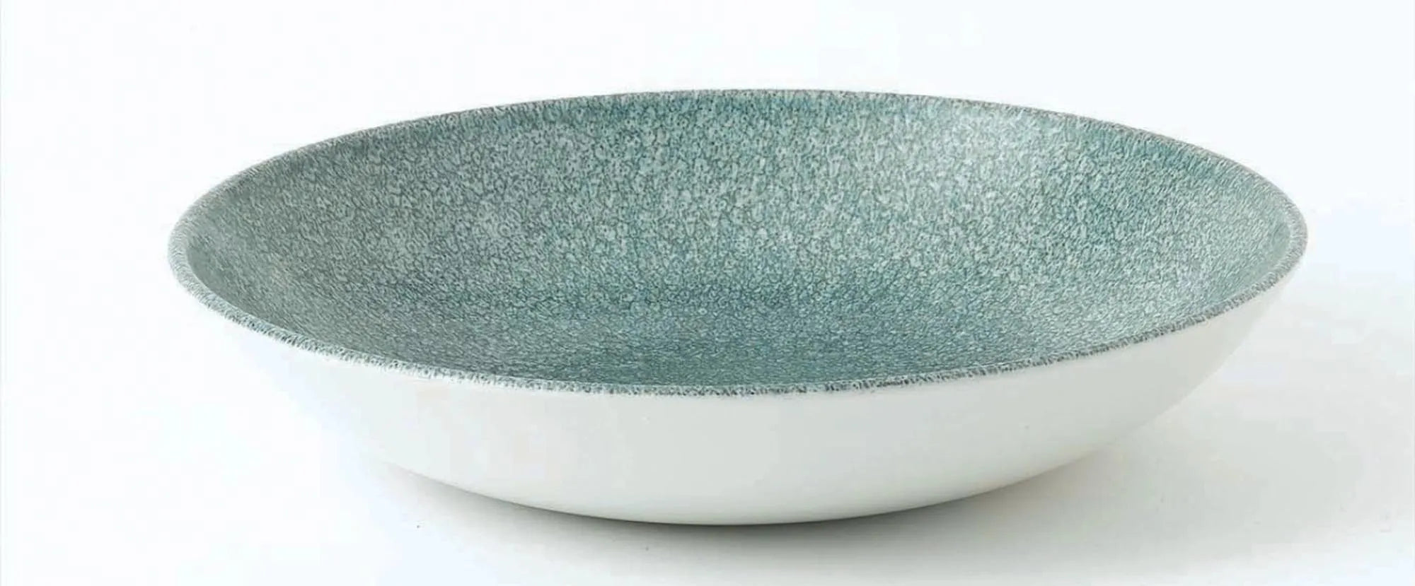 Eleganter, tiefblauer Raku-Teller, 18.2 cm, robust, spülmaschinenfest, ideal für Vorspeisen und Desserts.