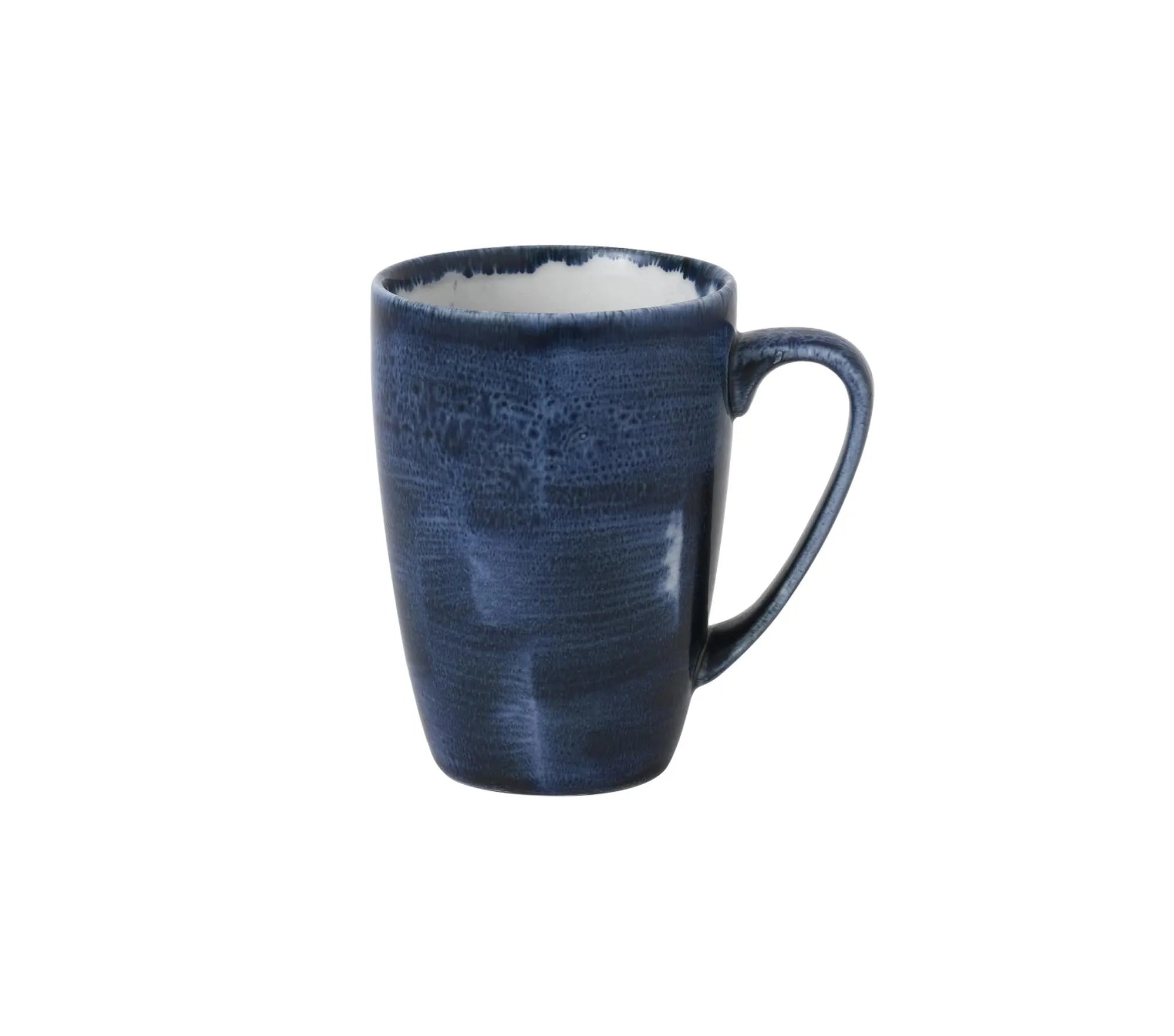 Eleganter 34cl Becher von Churchill in ultramarinblauem Stonecast-Design, robust, spülmaschinenfest, ideal für Kaffee und Tee.