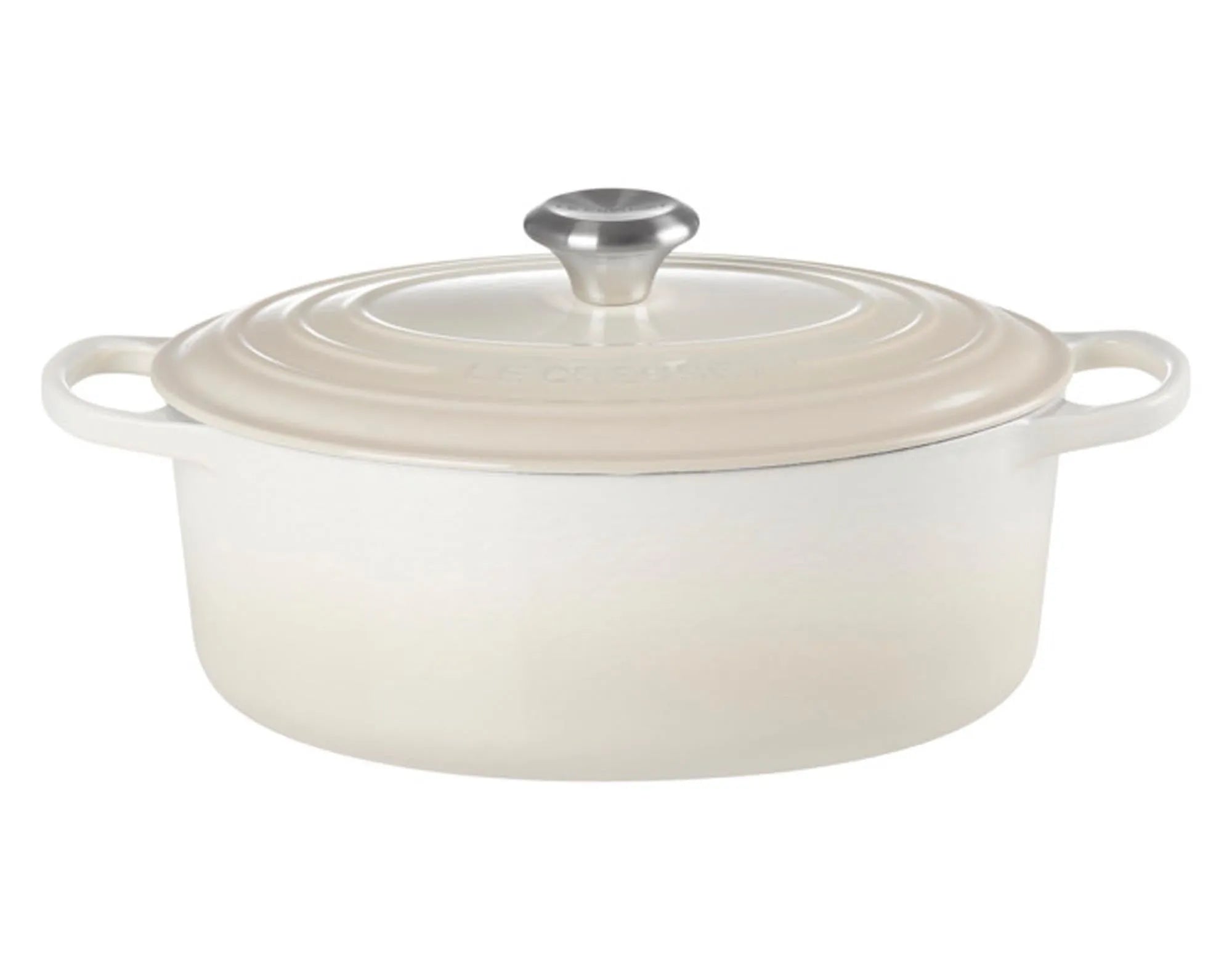 Der ovale Bräter Signature von LE CREUSET: 31 cm, emailliertes Gusseisen, gleichmäßige Wärmeverteilung, ergonomische Griffe, stilvolles Design.