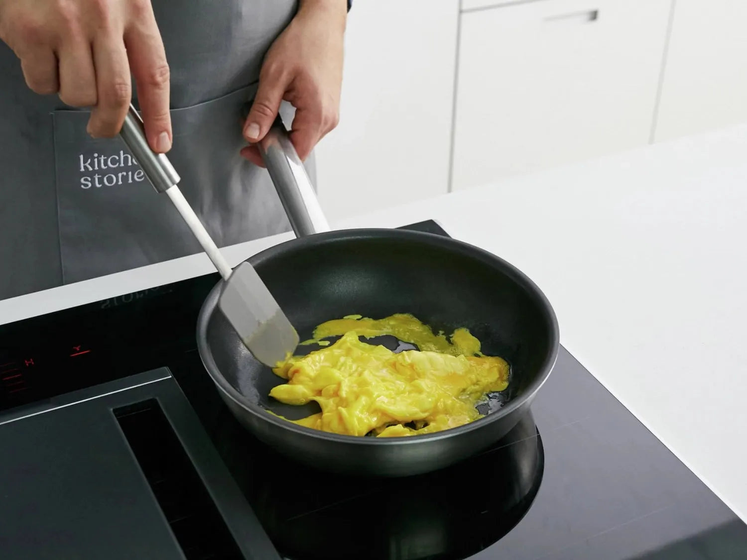 Zwilling Pro Teigschaber: Perfekt für präzises Arbeiten in der Küche.