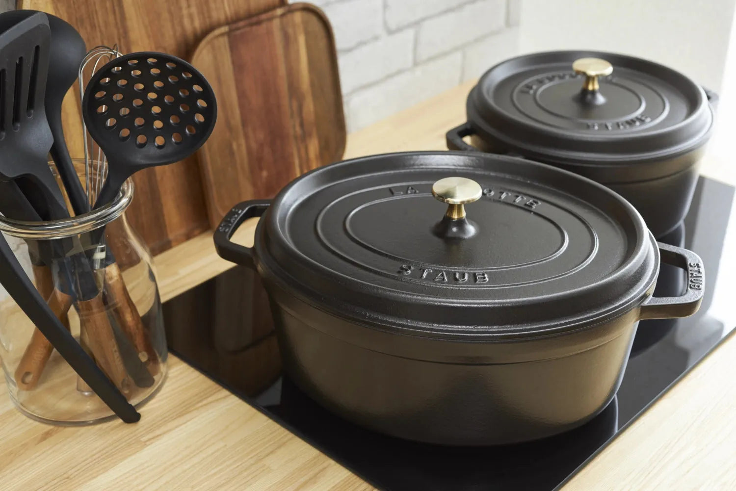 Elegante Staub Cocotte 3.2l: Ideal für aromatische Schmorgerichte.