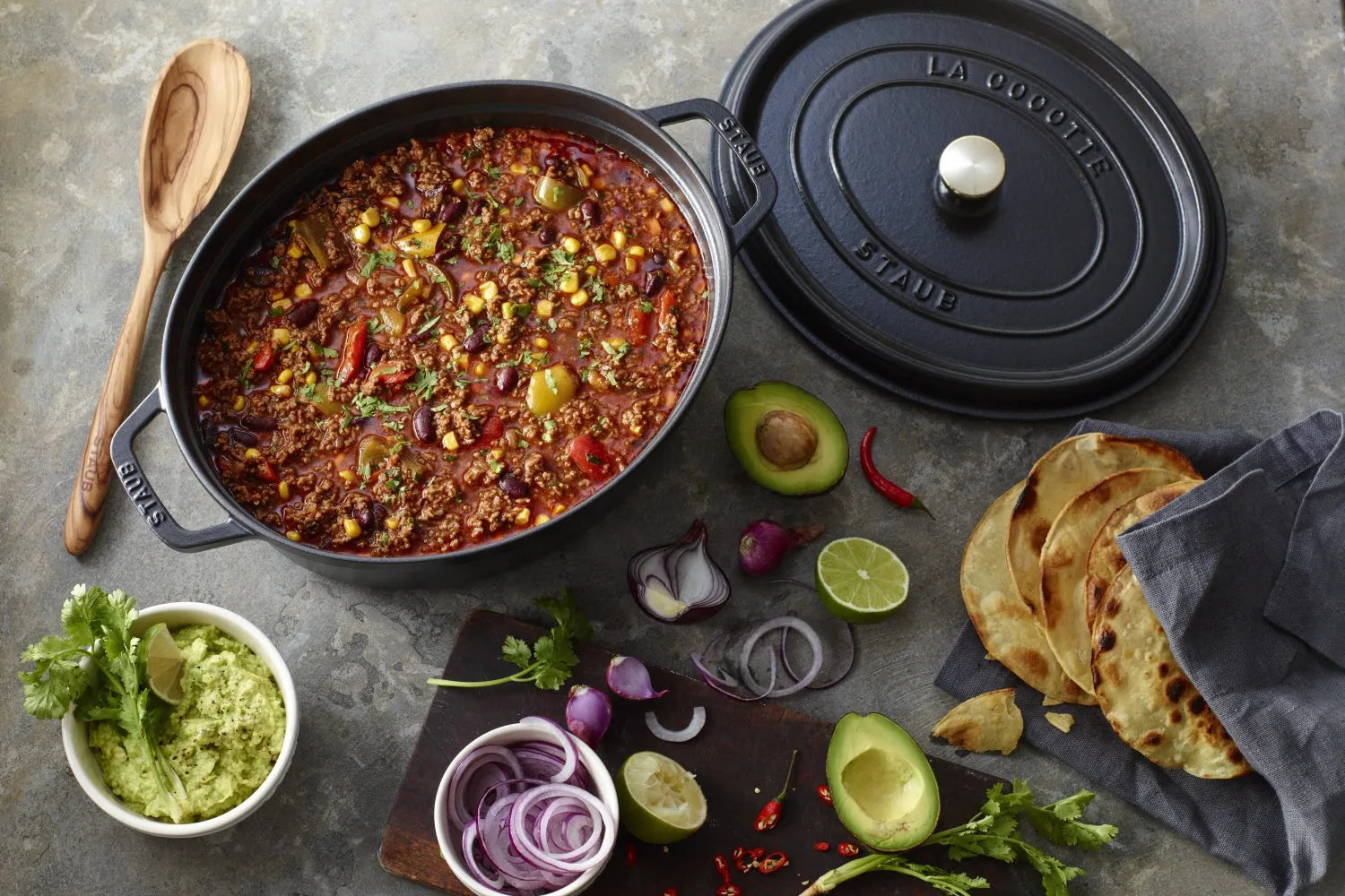 Staub Cocotte 3.2l: Unverzichtbar für köstliche, langsame Garprozesse.